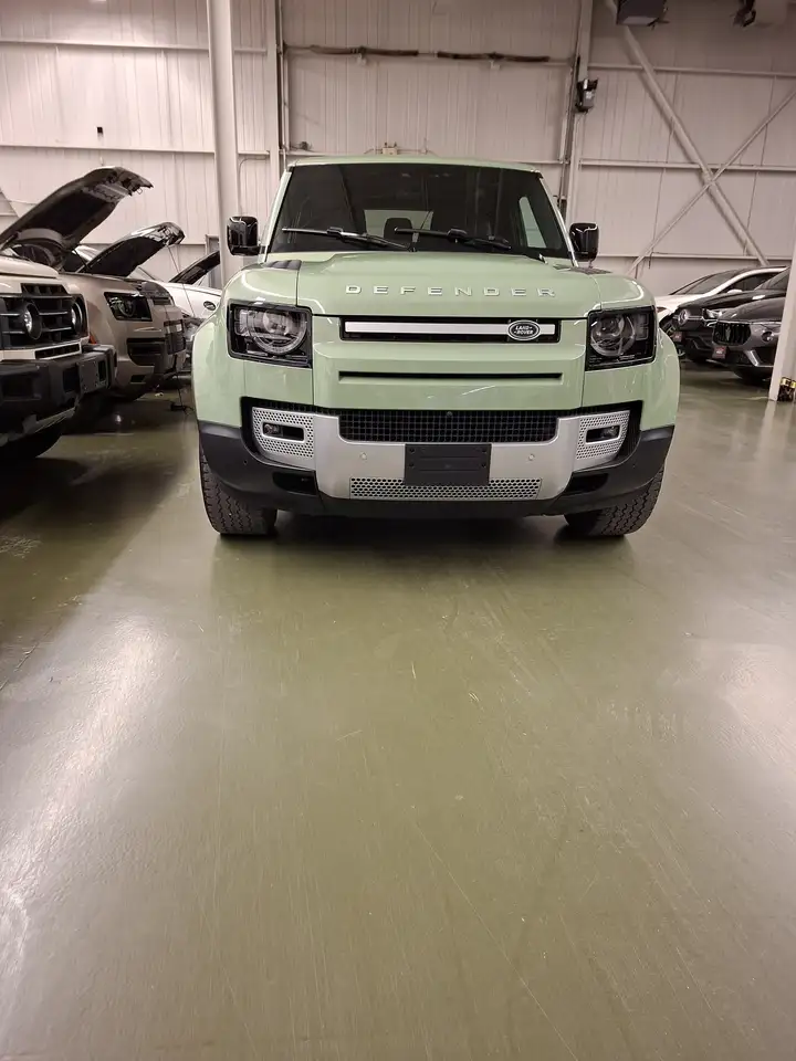 Land Rover Defender снимка Land Rover Defender
