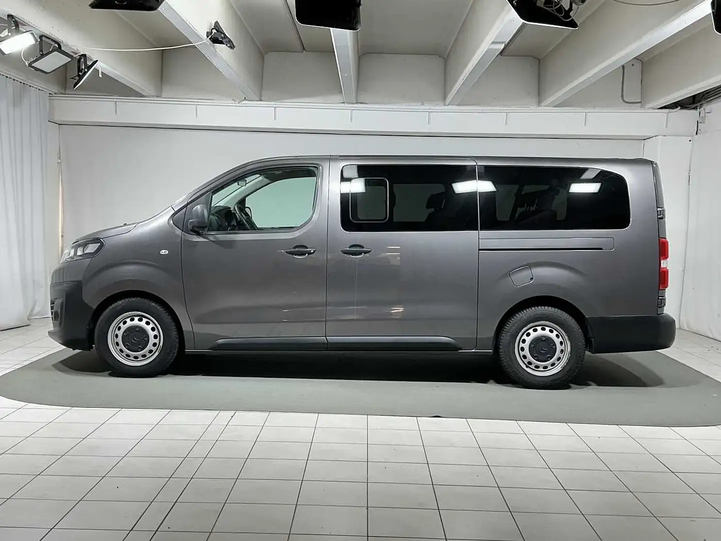 Citroen Jumpy 1.5 BlueHDi 120cv S&S 9 posti Gris - 2
