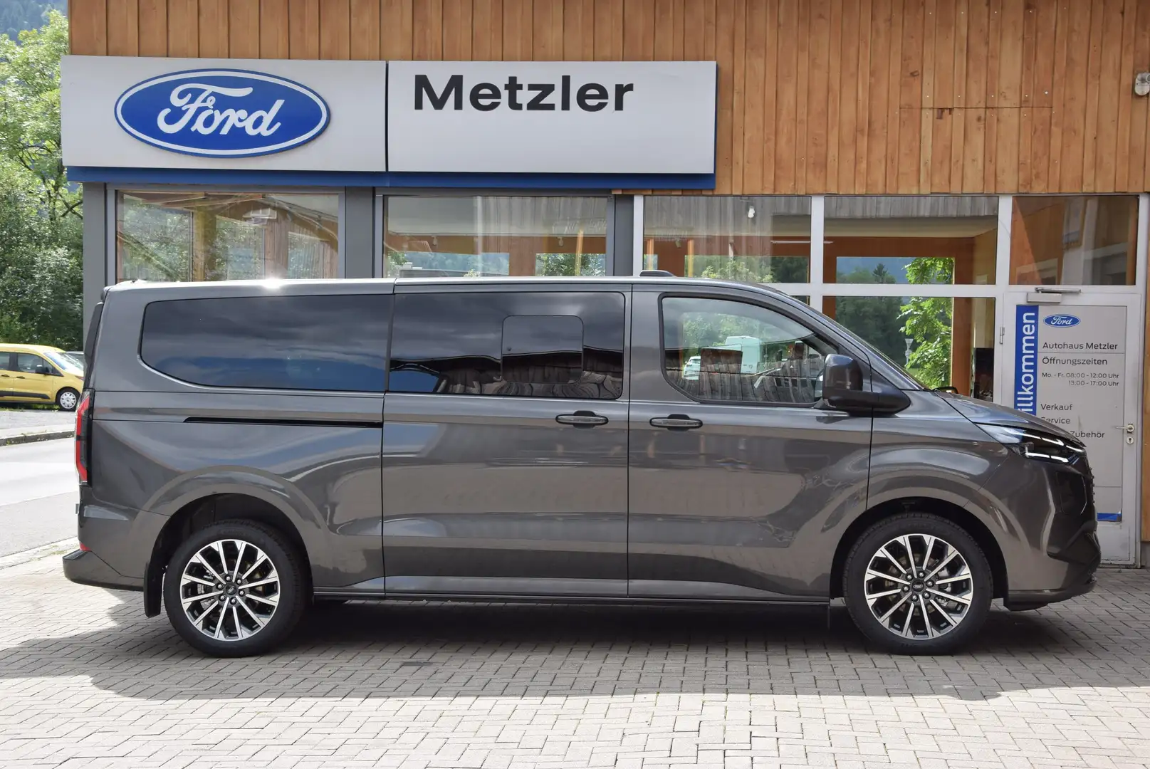 Ford Tourneo Custom Plug-in Hybrid 340 L2 Tourneo Titanium X FWD Grau - 1