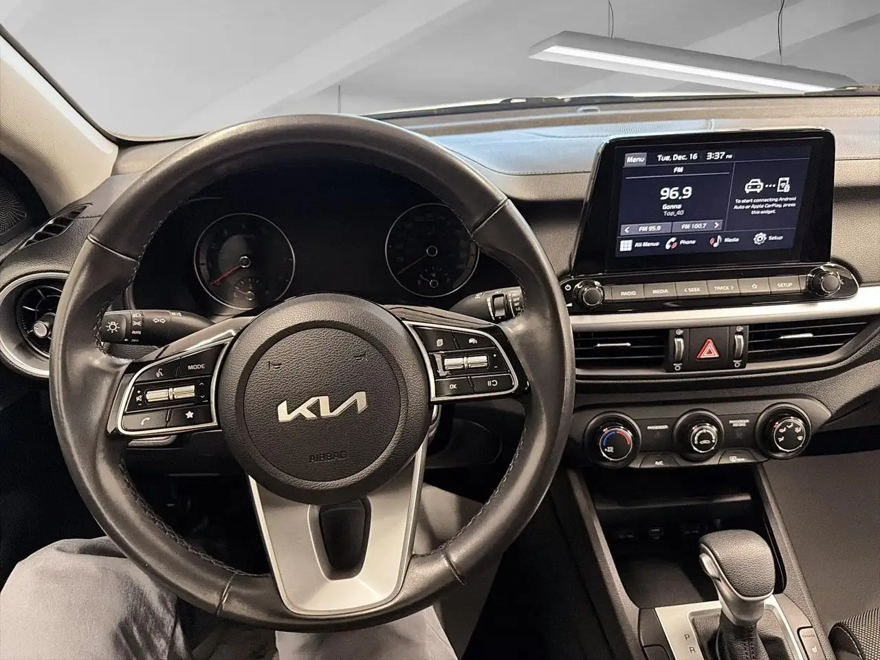 Kia Forte снимка Kia Forte