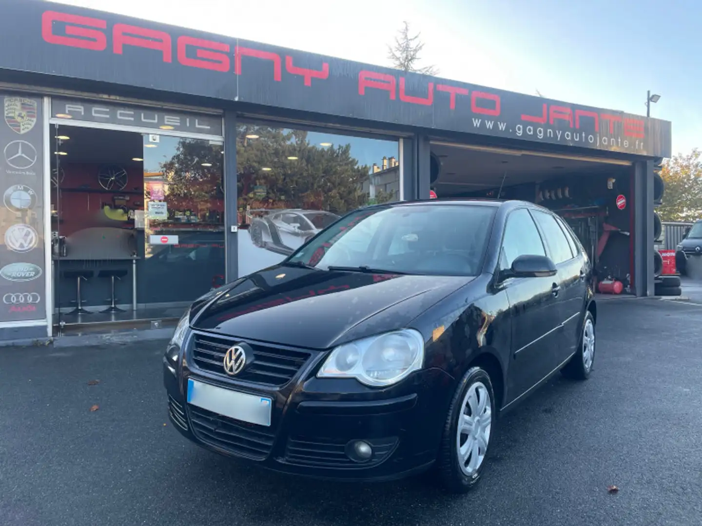 Volkswagen Polo 1.2 65CH CONFORT 5P 2eme MAIN Zwart - 1