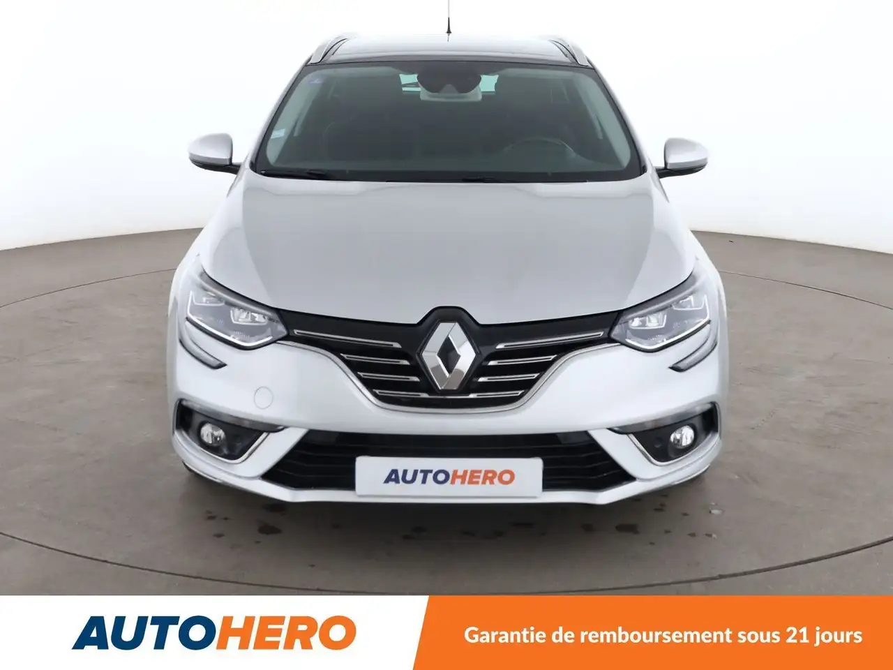 Renault Megane Citadine 5 portes — photo 9