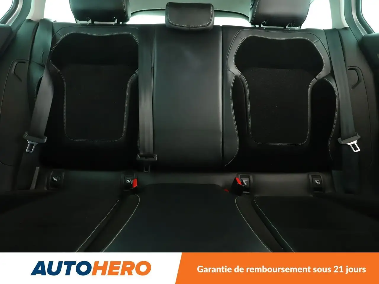 Renault Megane Citadine 5 portes — photo 15