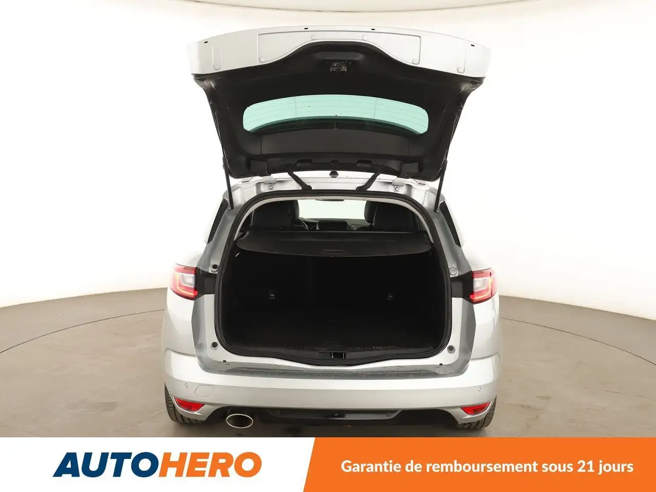 Renault Megane Citadine 5 portes — photo 16