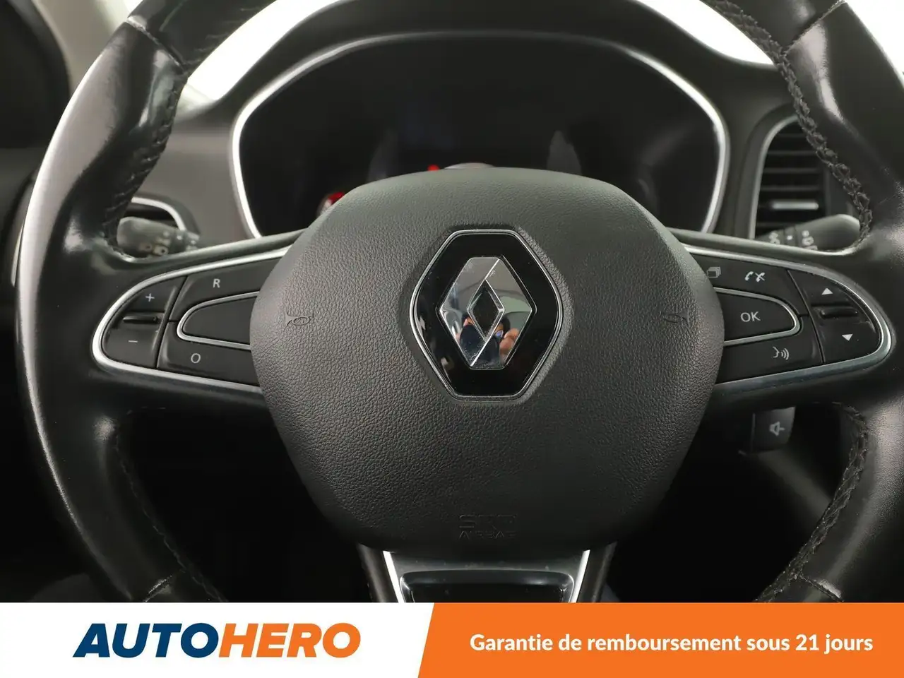 Renault Megane Citadine 5 portes — photo 19