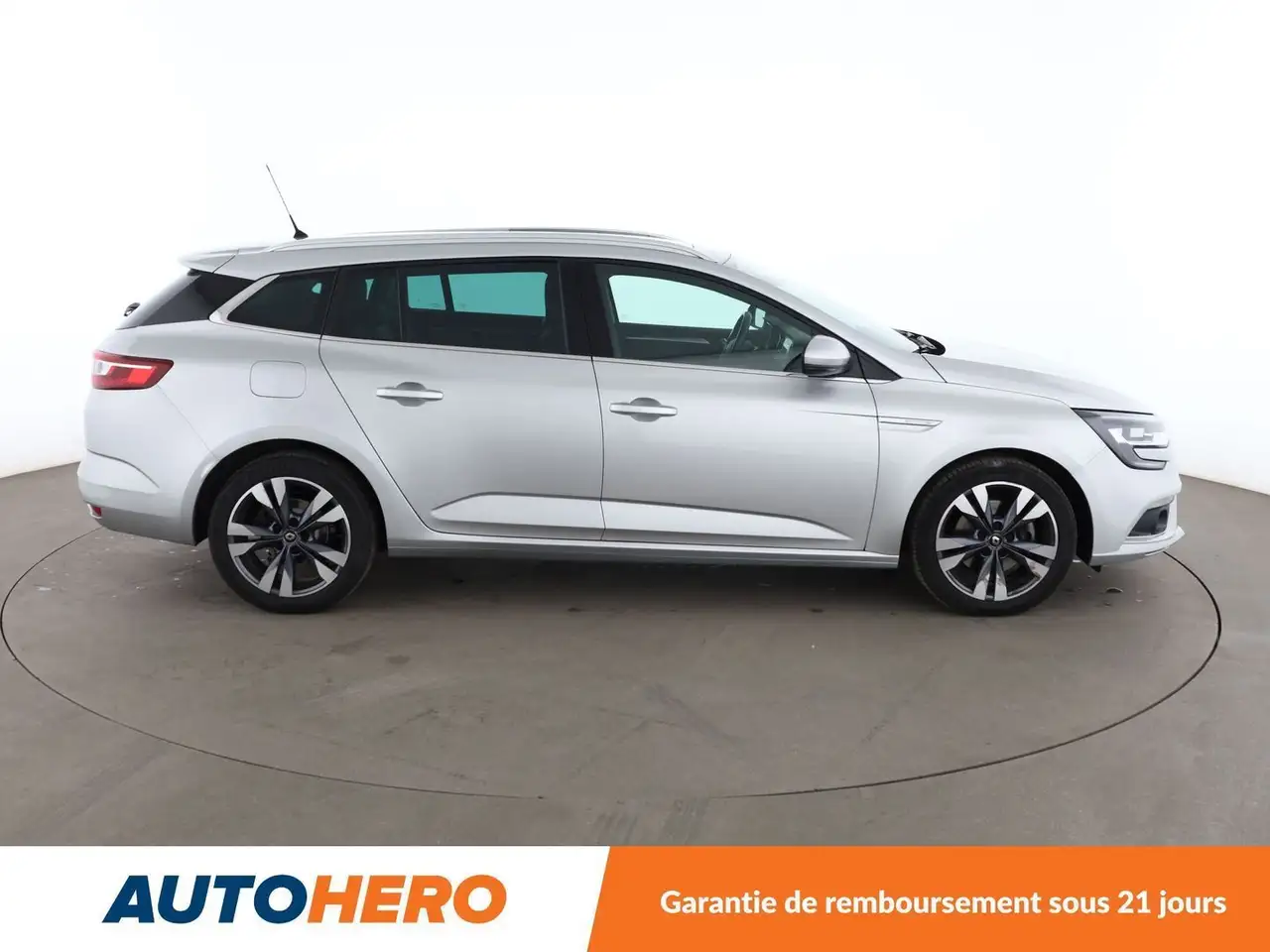Renault Megane Citadine 5 portes — photo 7