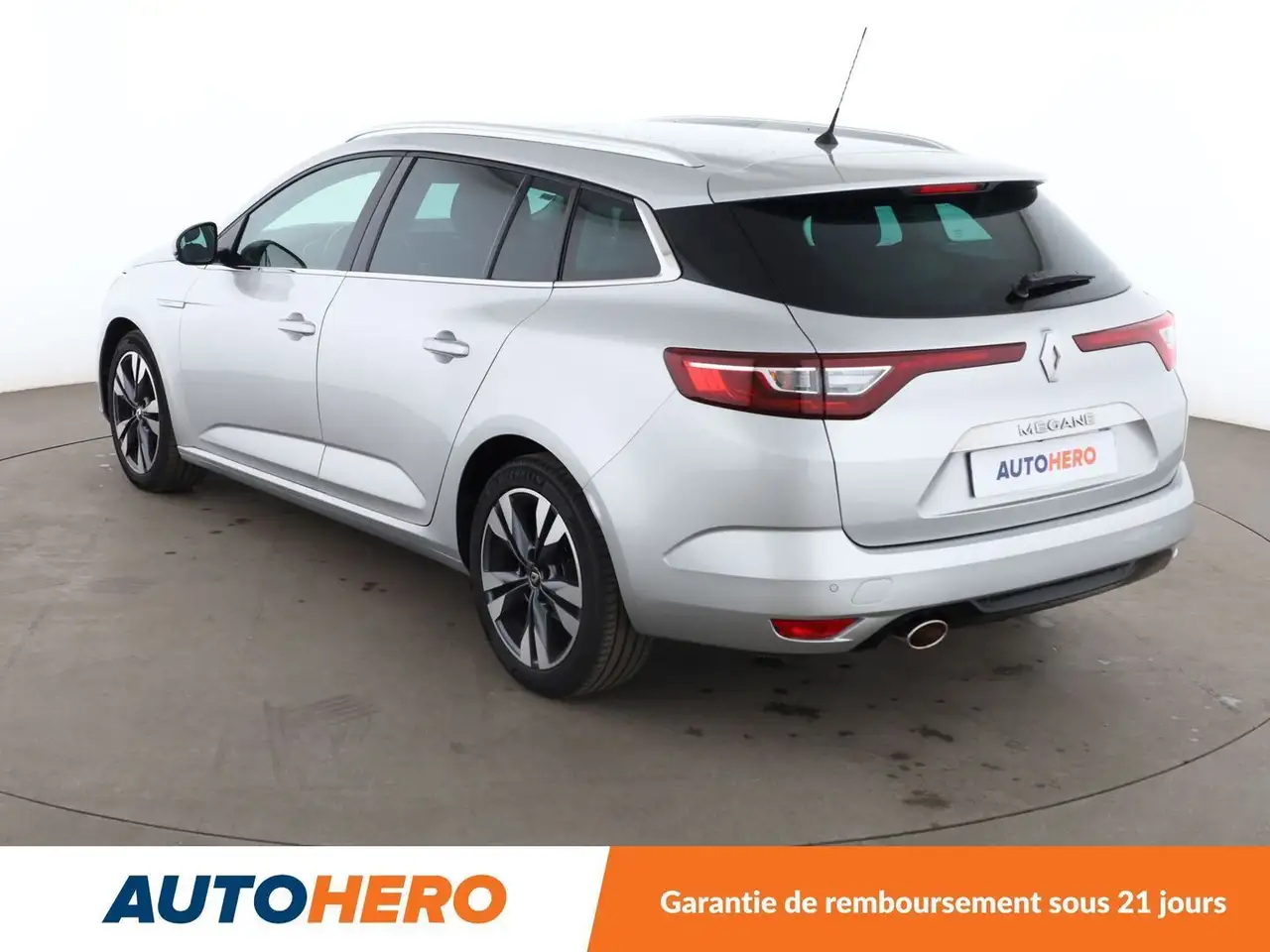 Renault Megane Citadine 5 portes — photo 4