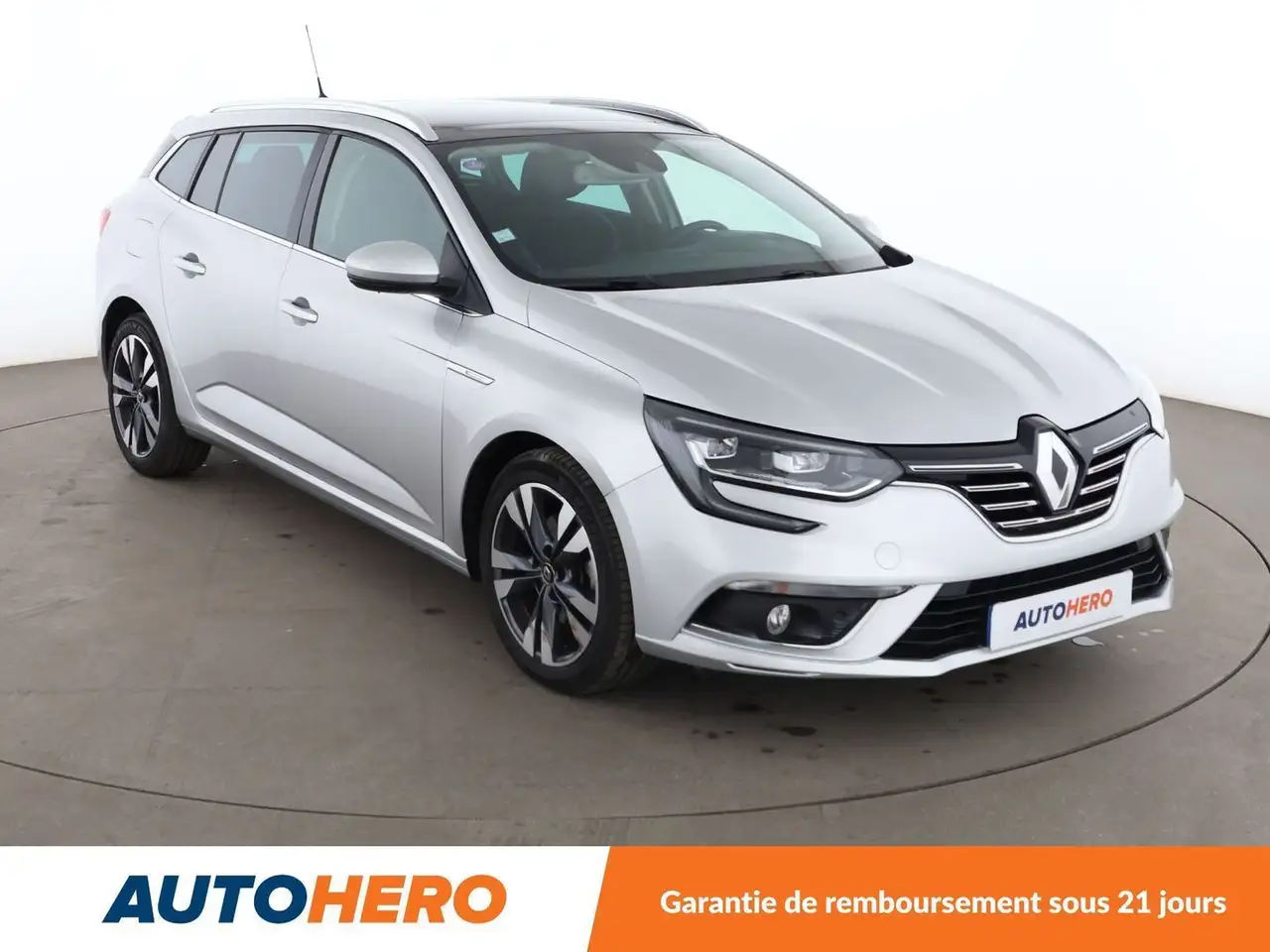 Renault Megane Citadine 5 portes — photo 8