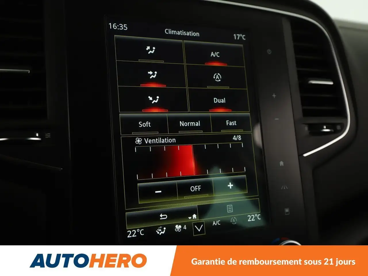 Renault Megane Citadine 5 portes — photo 24