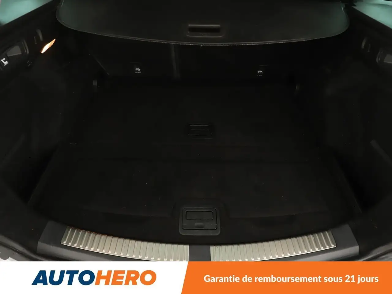 Renault Megane Citadine 5 portes — photo 17