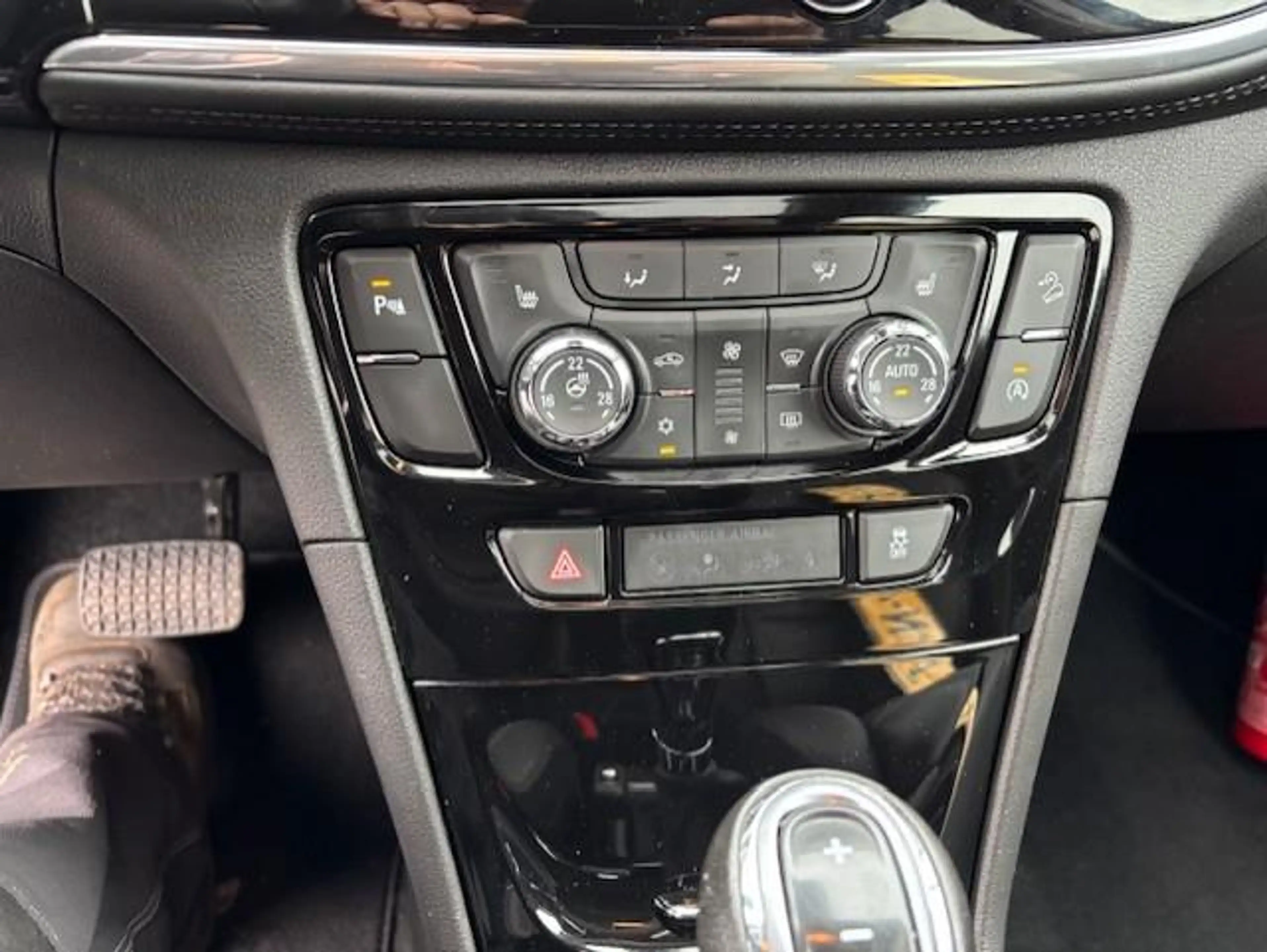 Opel Mokka X 1.4 Turbo 4x4 Innovation leder navi trekhaak 1500 — photo 13