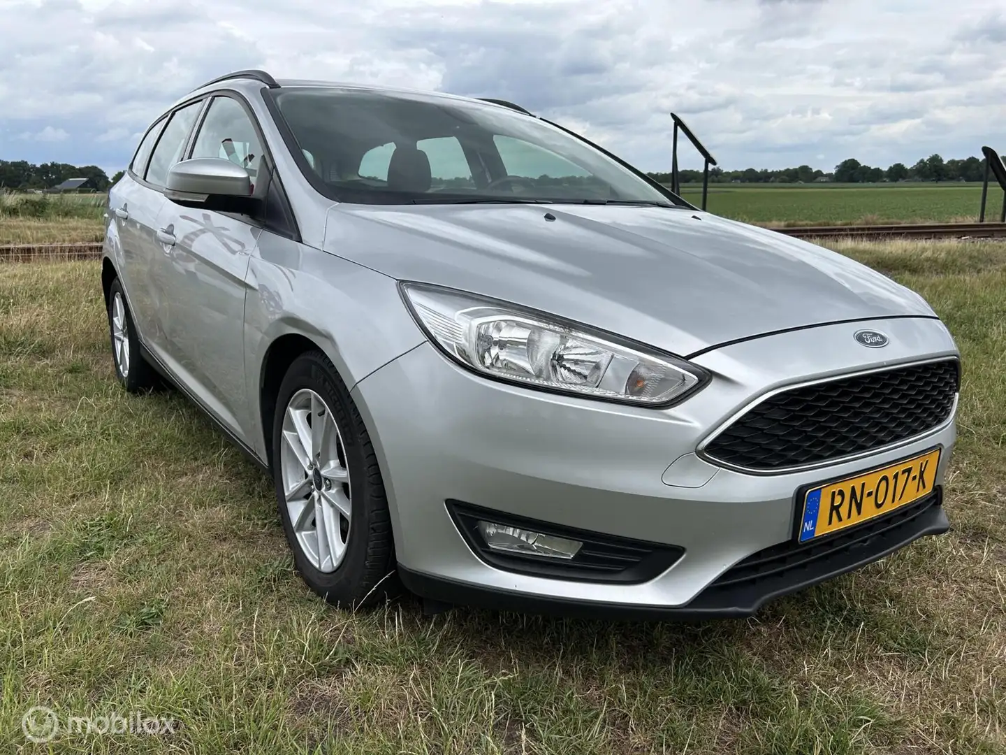 Ford Focus Wagon 1.0 Lease Edition NAVI AIRCO CRUISE LEES TEK Gris - 2