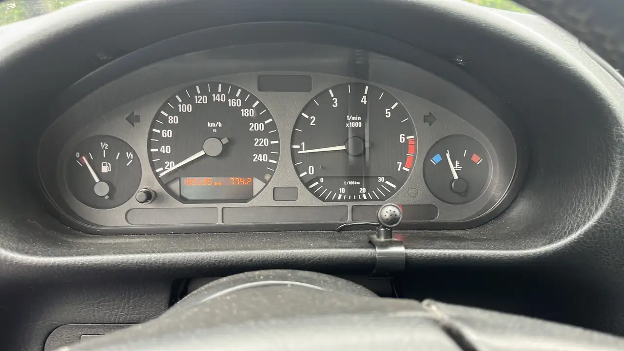 BMW 316i, foto 4