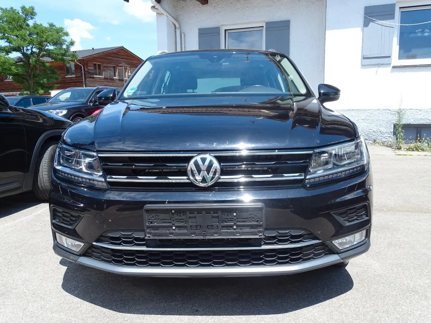 Volkswagen Tiguan 2.0 TDI DSG 4x4 Highline AHK Pano Schwarz - 2
