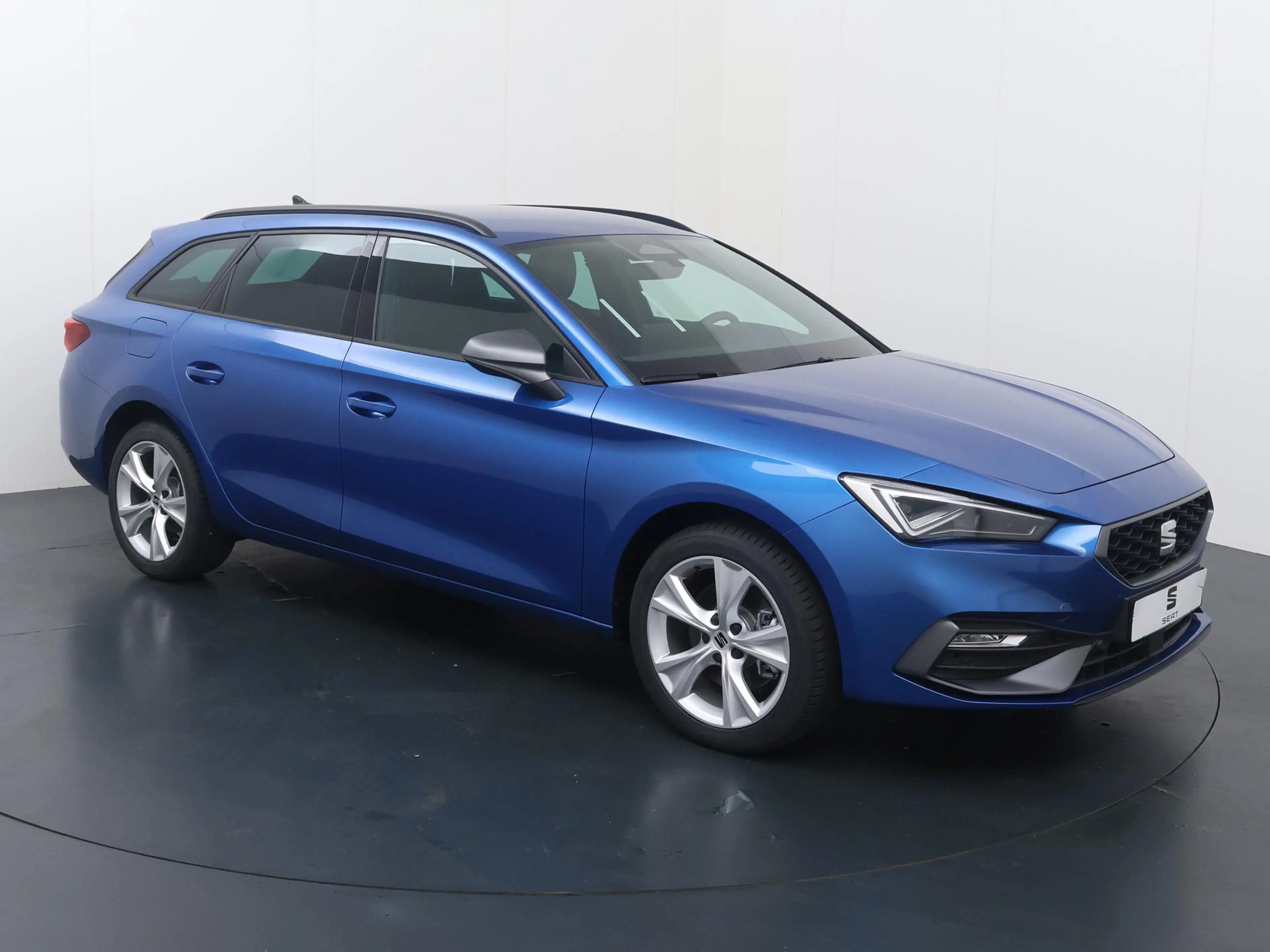 SEAT Leon e-Hybrid Sportstourer FR Business 1.5 TSI eHybrid 150 kW / — photo 4