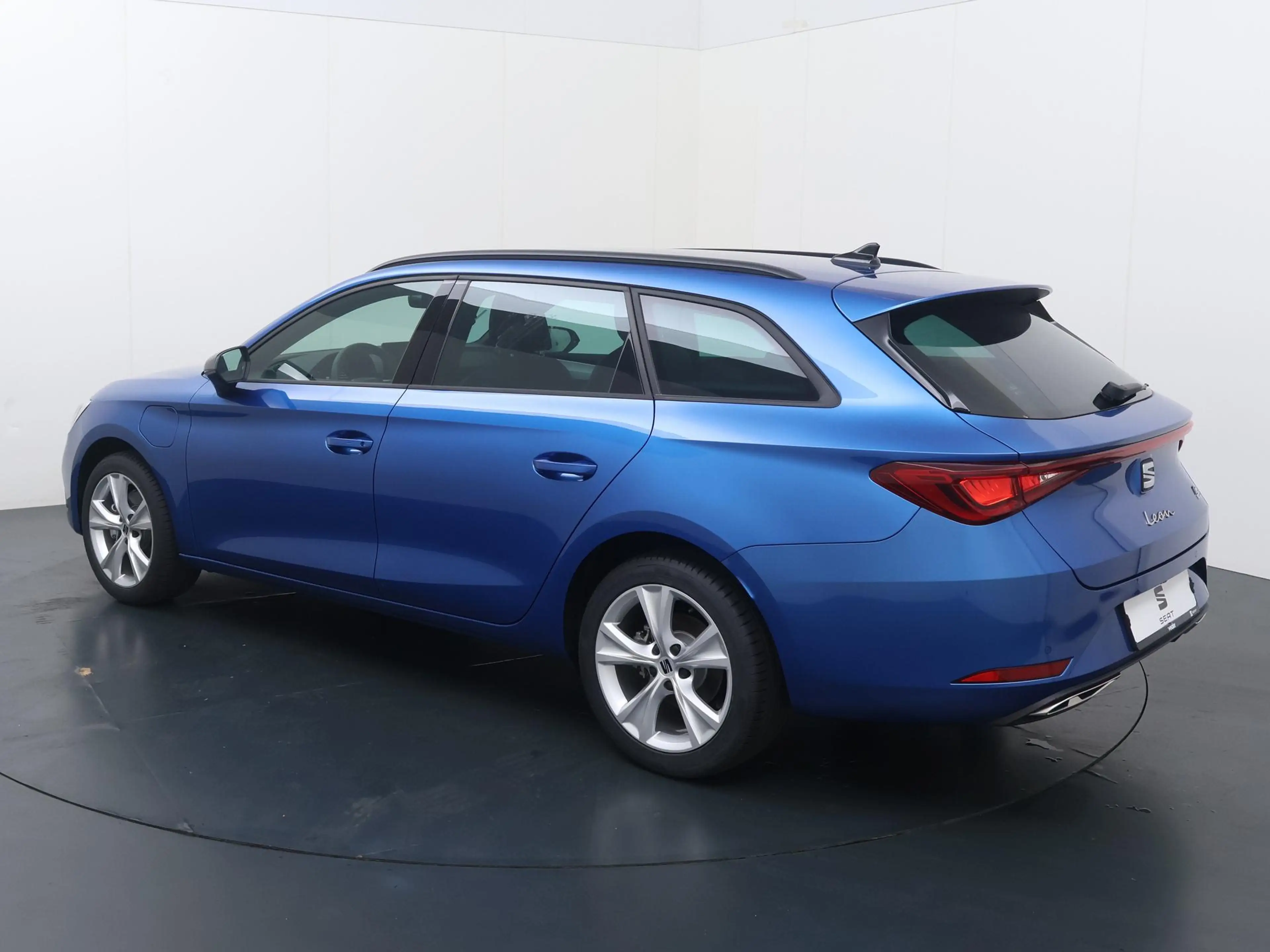 SEAT Leon e-Hybrid Sportstourer FR Business 1.5 TSI eHybrid 150 kW / — photo 5