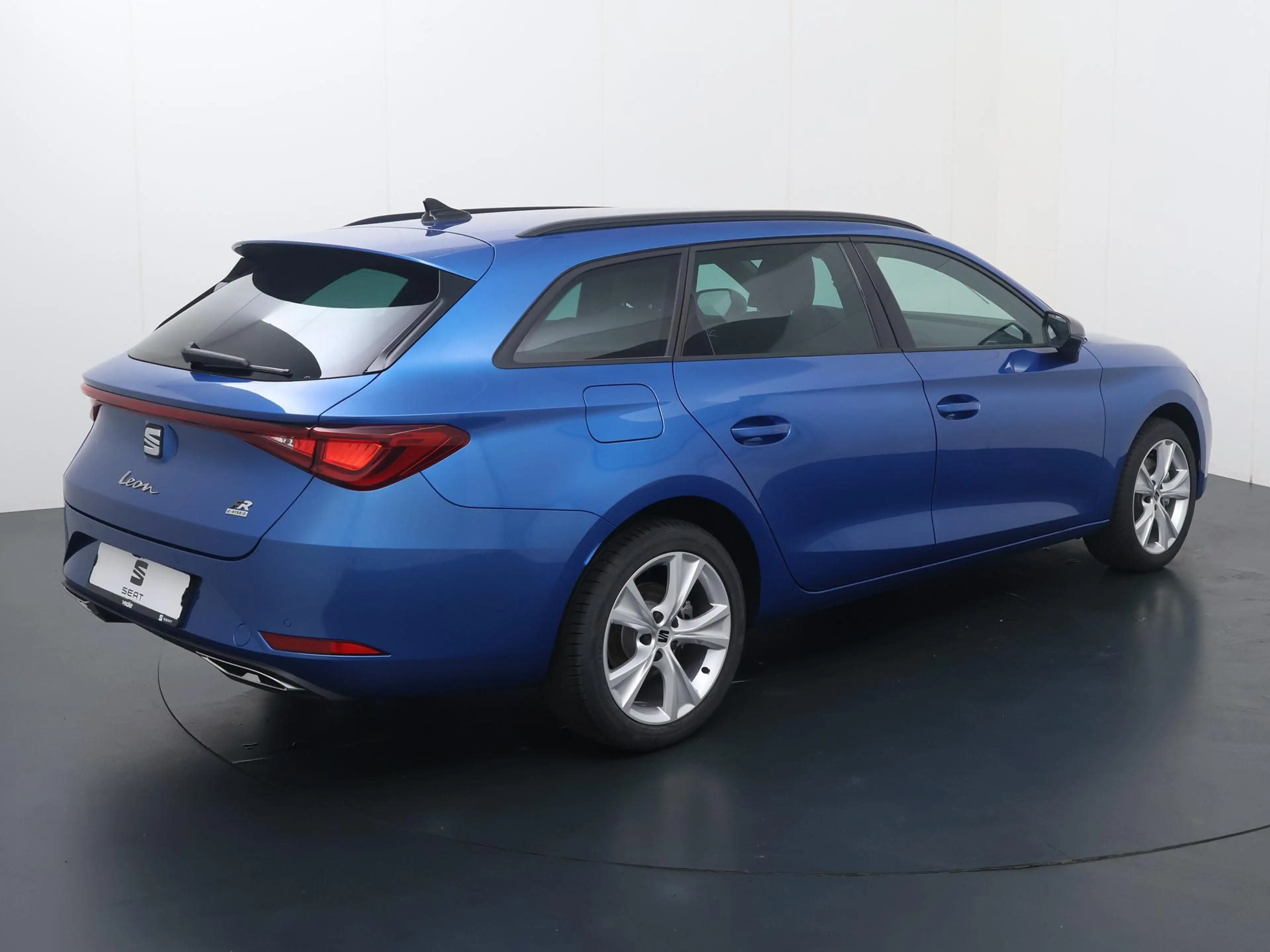 SEAT Leon e-Hybrid Sportstourer FR Business 1.5 TSI eHybrid 150 kW / — photo 6