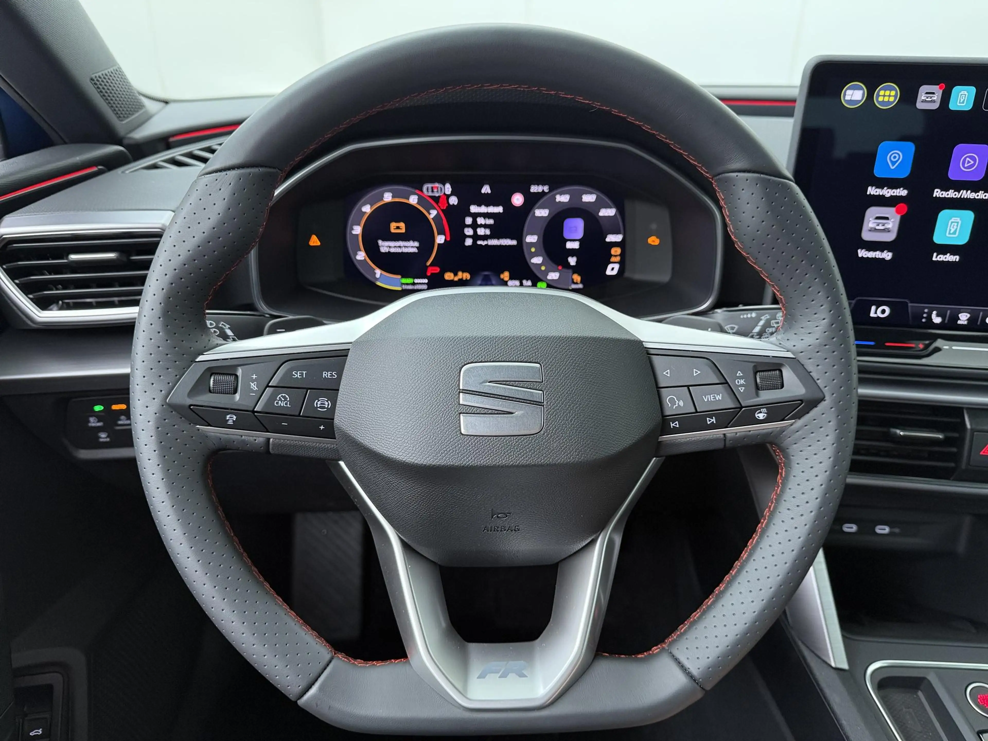 SEAT Leon e-Hybrid Sportstourer FR Business 1.5 TSI eHybrid 150 kW / — photo 9