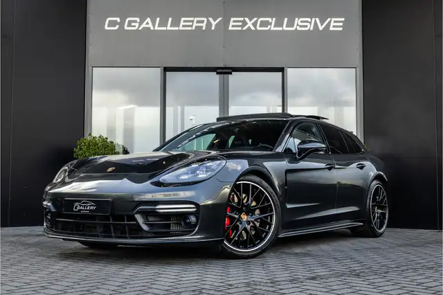 Porsche Panamera view 3