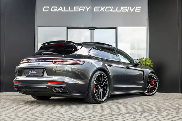 Porsche Panamera view 7
