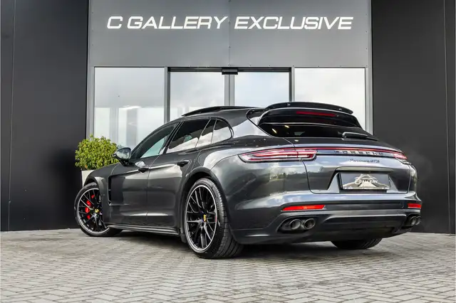 Porsche Panamera view 5