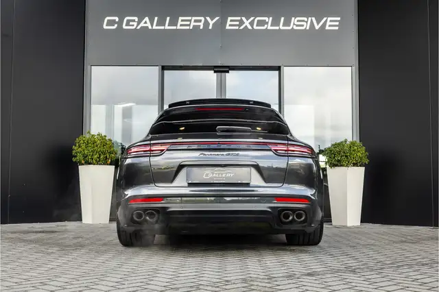 Porsche Panamera view 6