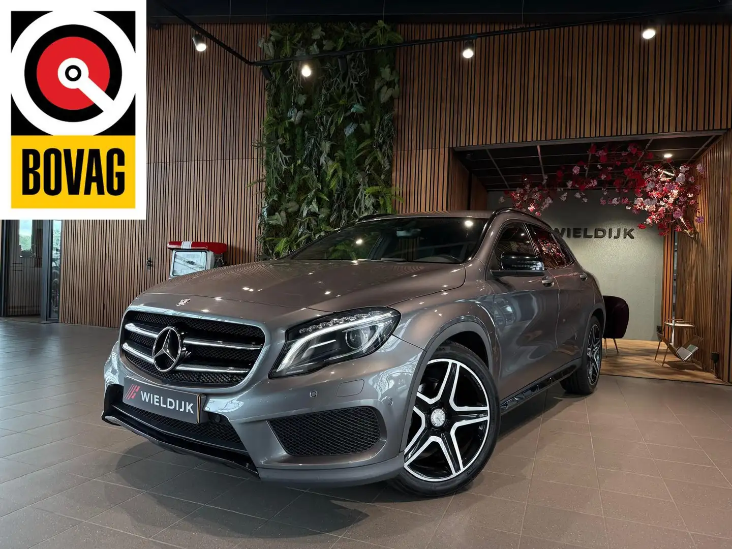 Mercedes-Benz GLA 200 Edition 1 Dealer onderhouden Сірий - 1