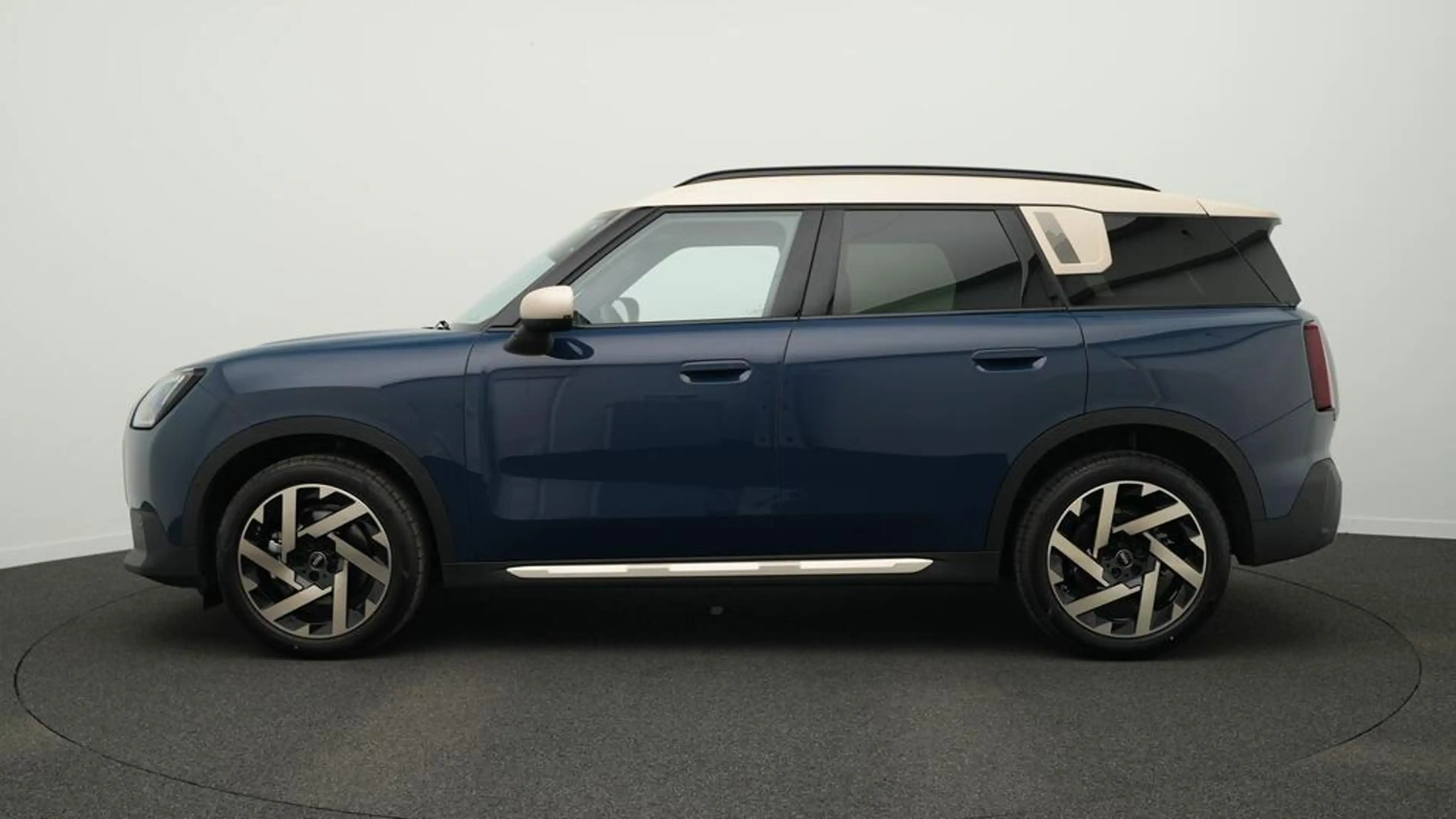 MINI Countryman C Favoured Trim — photo 2