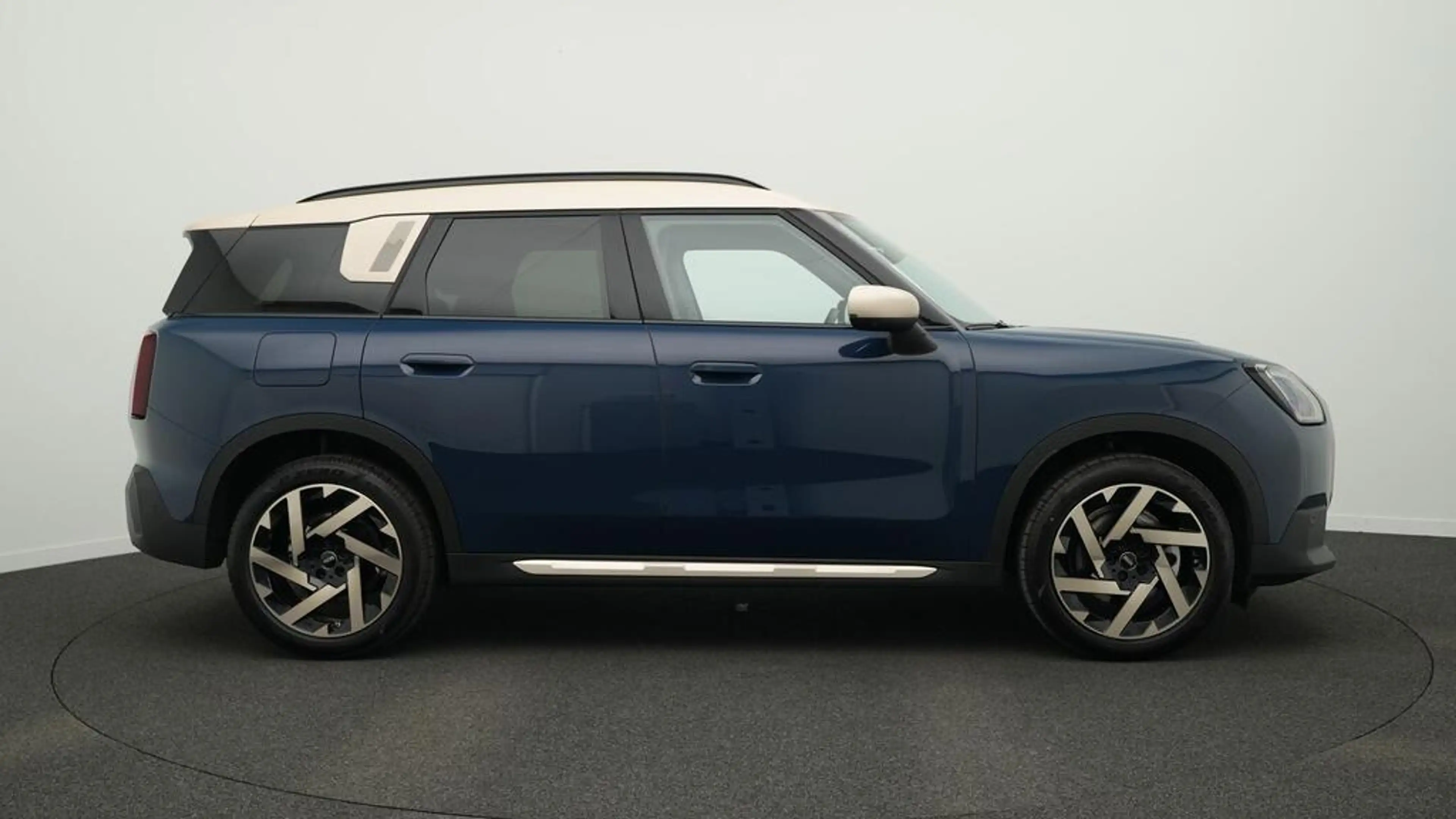 MINI Countryman C Favoured Trim — photo 3