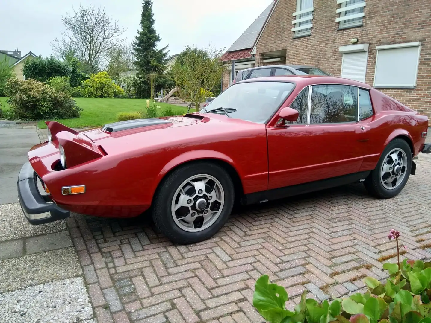 Saab Sonett Roşu - 1