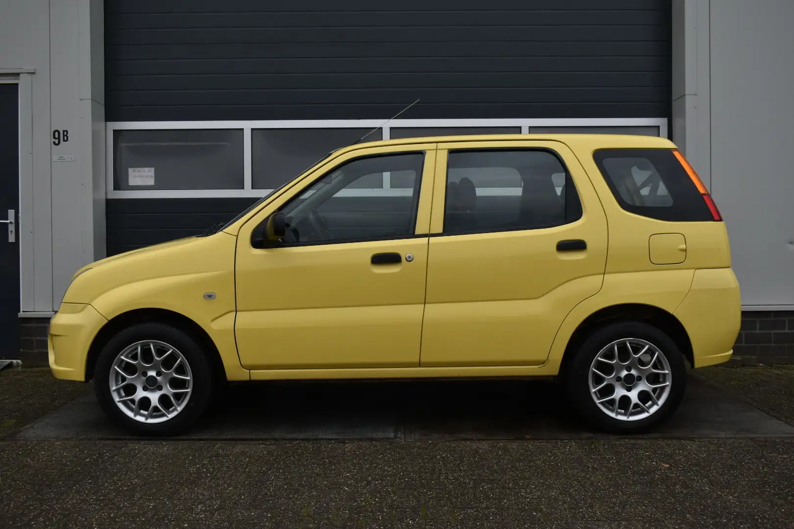 Subaru Justy 1.3-16V 4X4 lage km stand Geel - 2