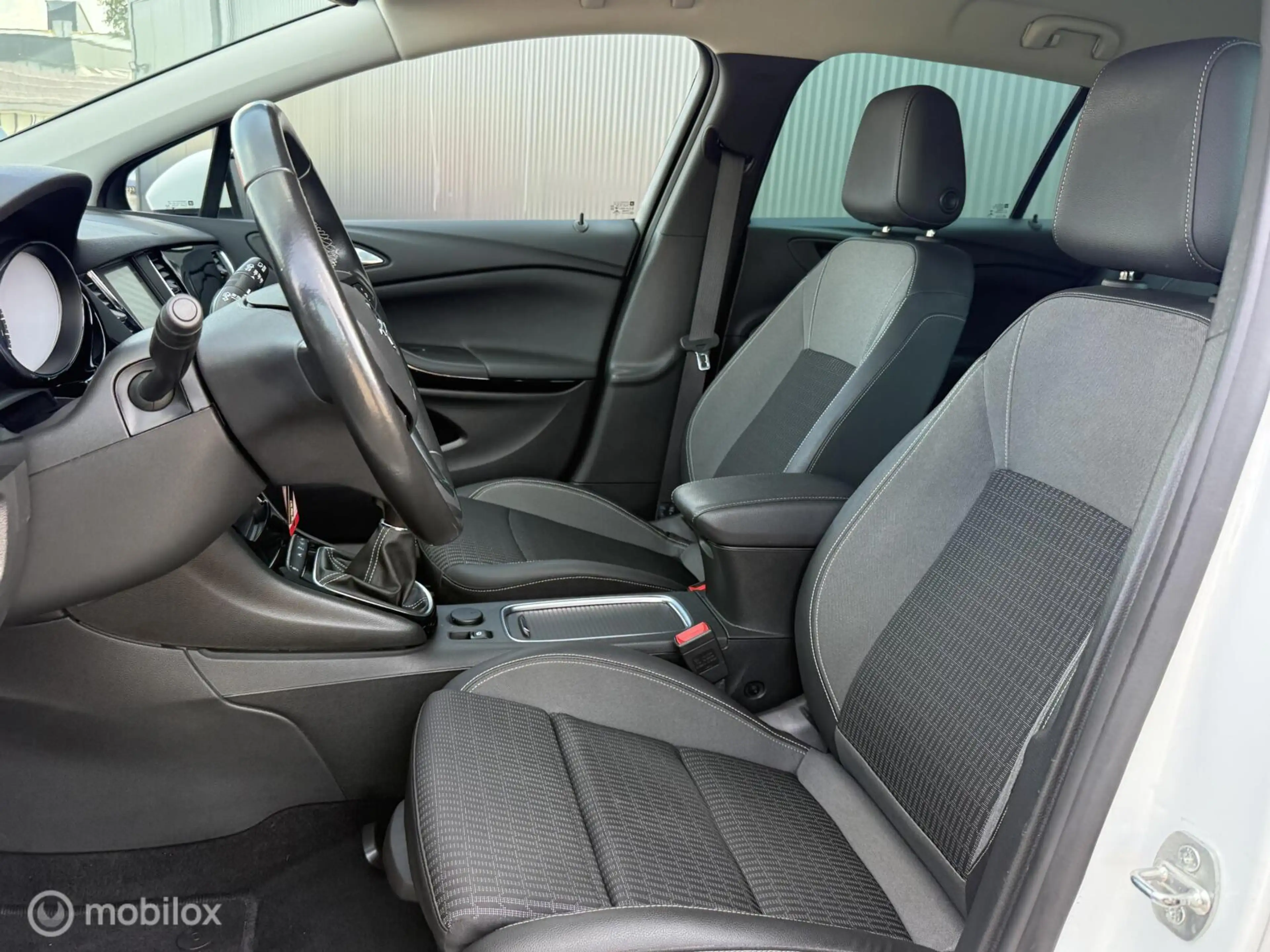 Opel Astra Sports Tourer 1.2 Edition TREKHAAK | NAVI — photo 4