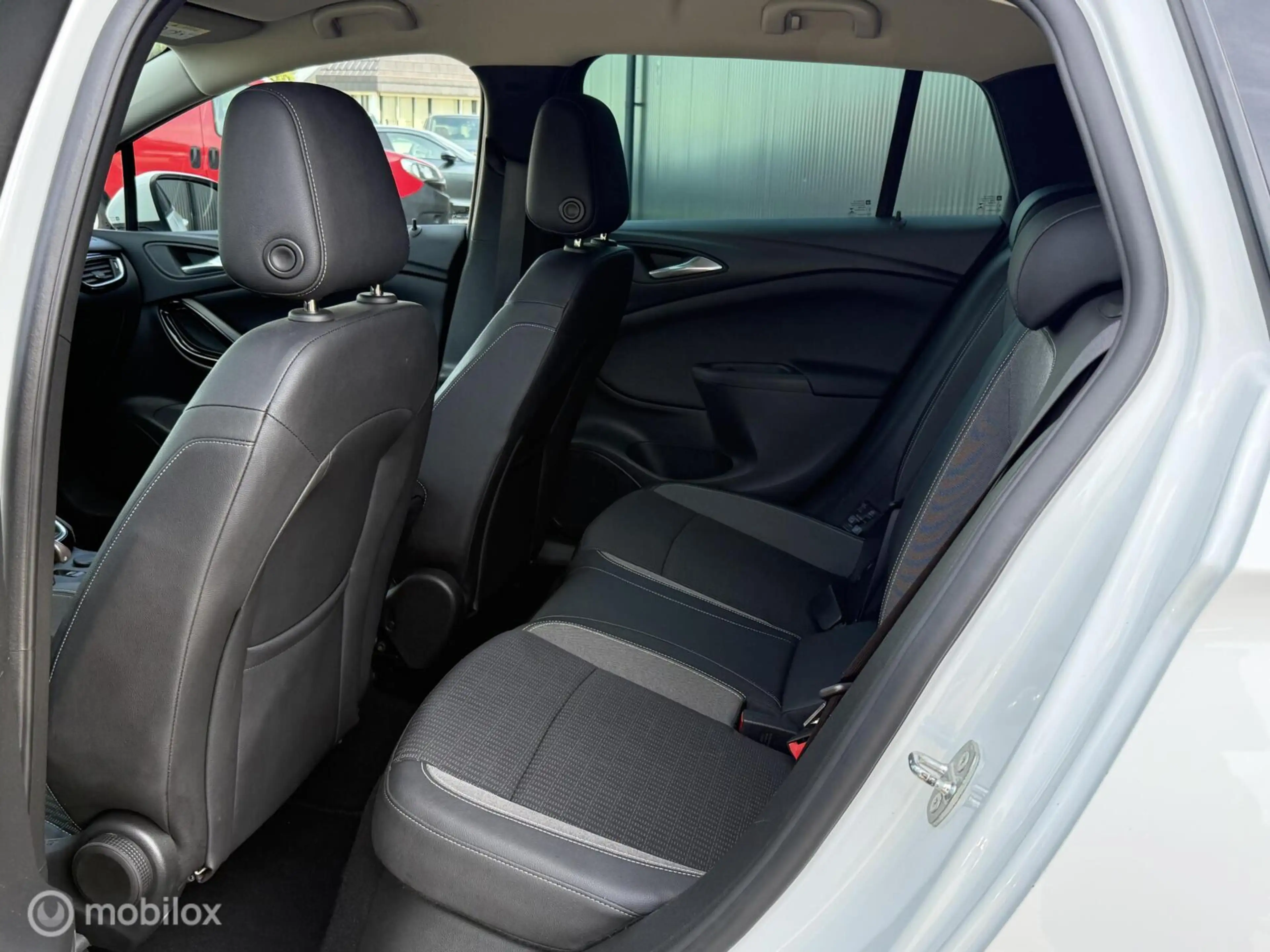 Opel Astra Sports Tourer 1.2 Edition TREKHAAK | NAVI — photo 23