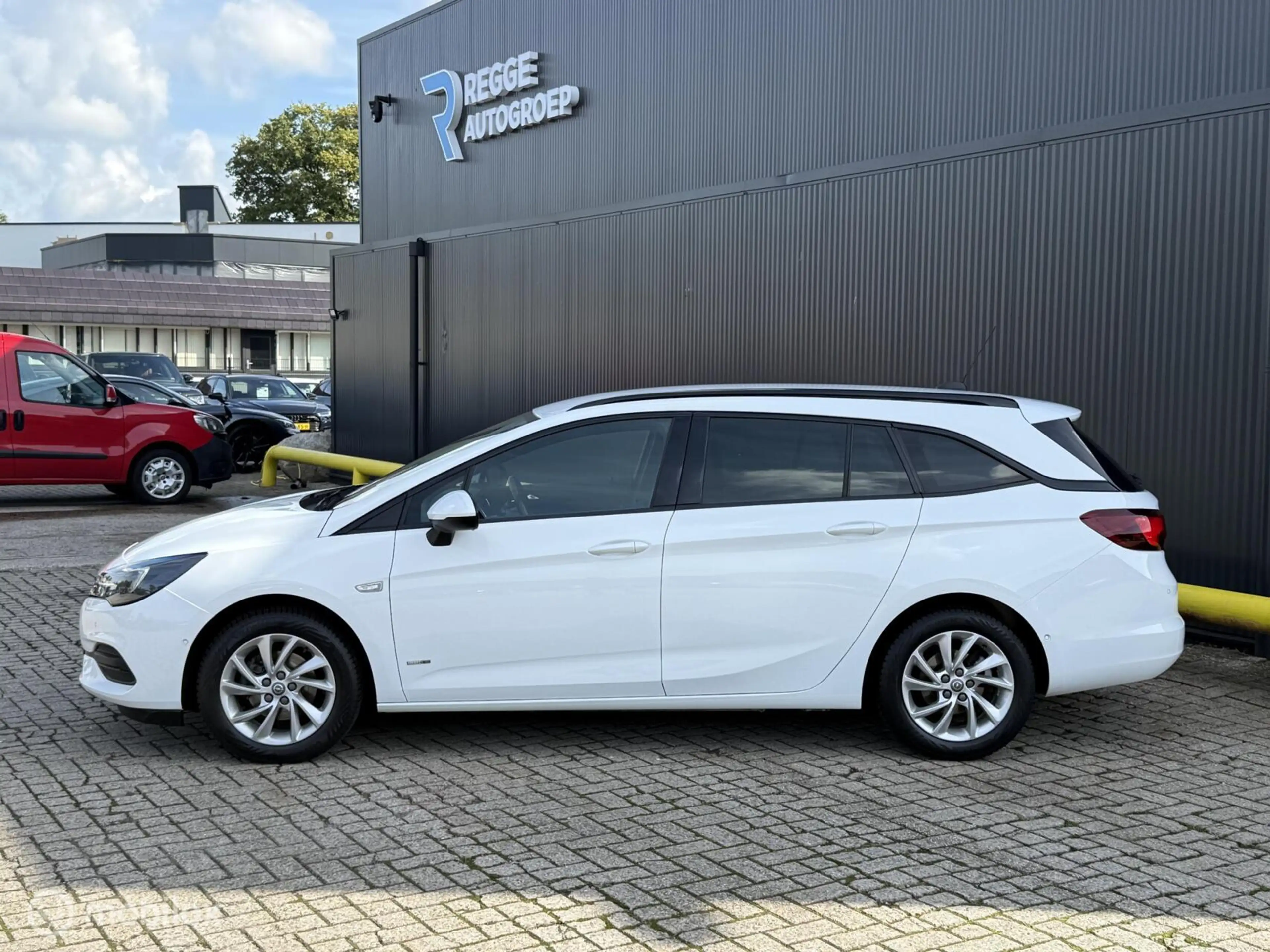 Opel Astra Sports Tourer 1.2 Edition TREKHAAK | NAVI — photo 7