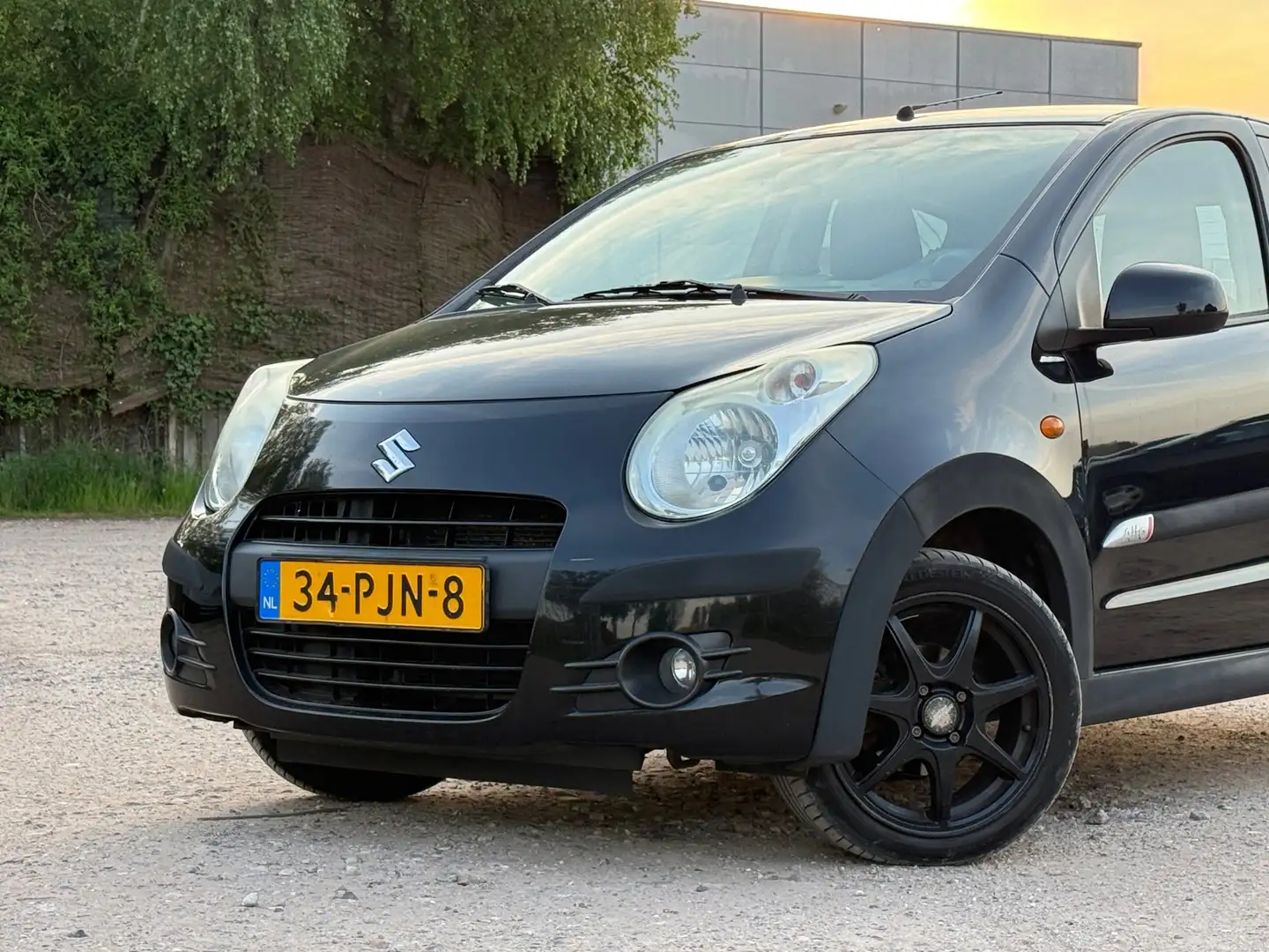 Suzuki Alto 1.0 Exclusive/UNIEK/SPOILER/VELGEN Negro - 2