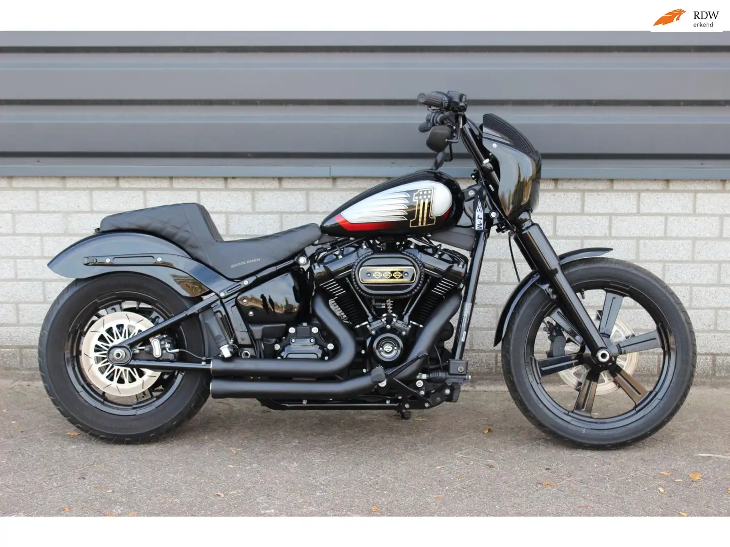 Harley-Davidson Street Bob FXBB Softail Custom, BTW MOTOR INCL!! Zwart - 1