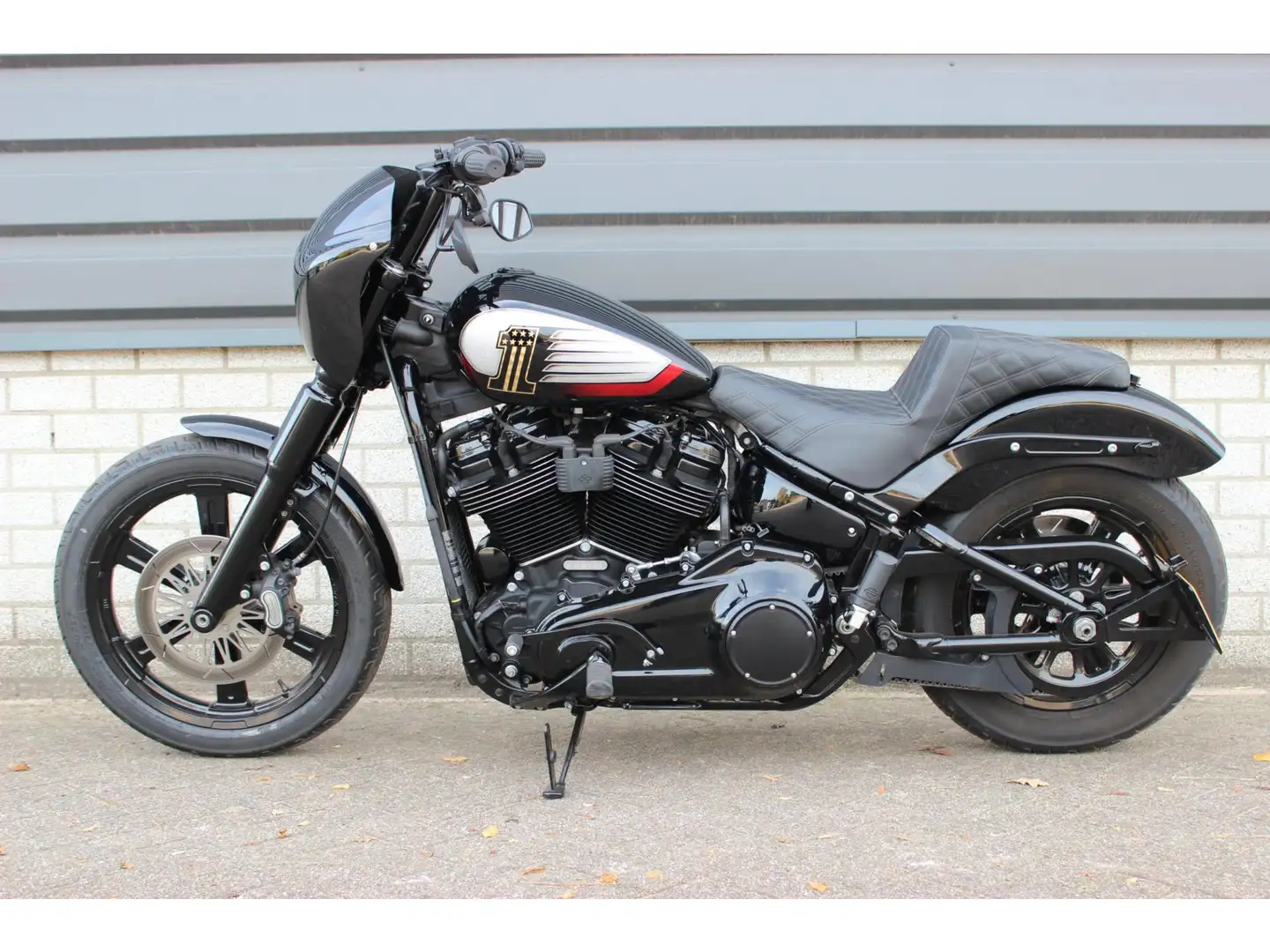 Harley-Davidson Street Bob FXBB Softail Custom, BTW MOTOR INCL!! Zwart - 2