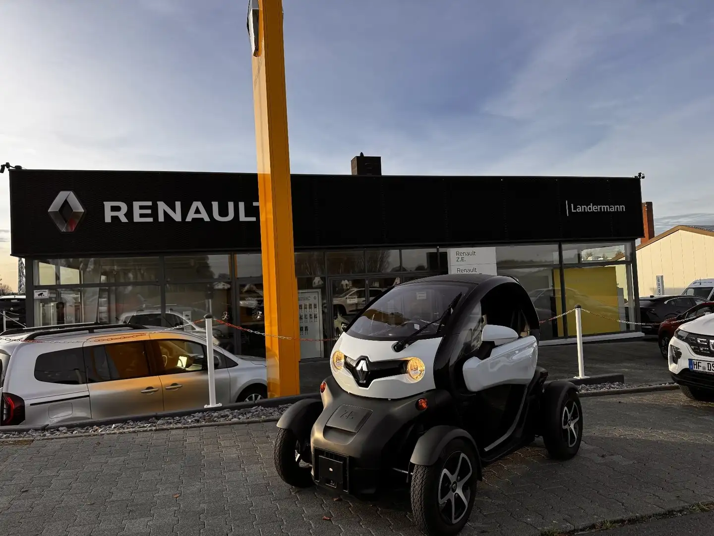Renault Twizy 80 Intens TÜREN+PDC+KAUFBATTERIE Weiß - 2