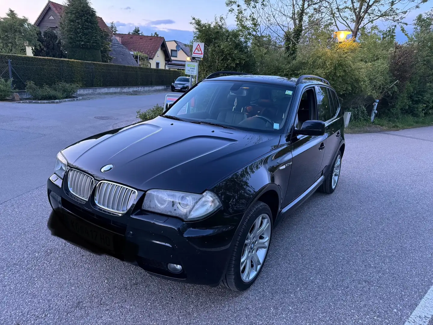 BMW X3 3,0sd Aut. Schwarz - 2