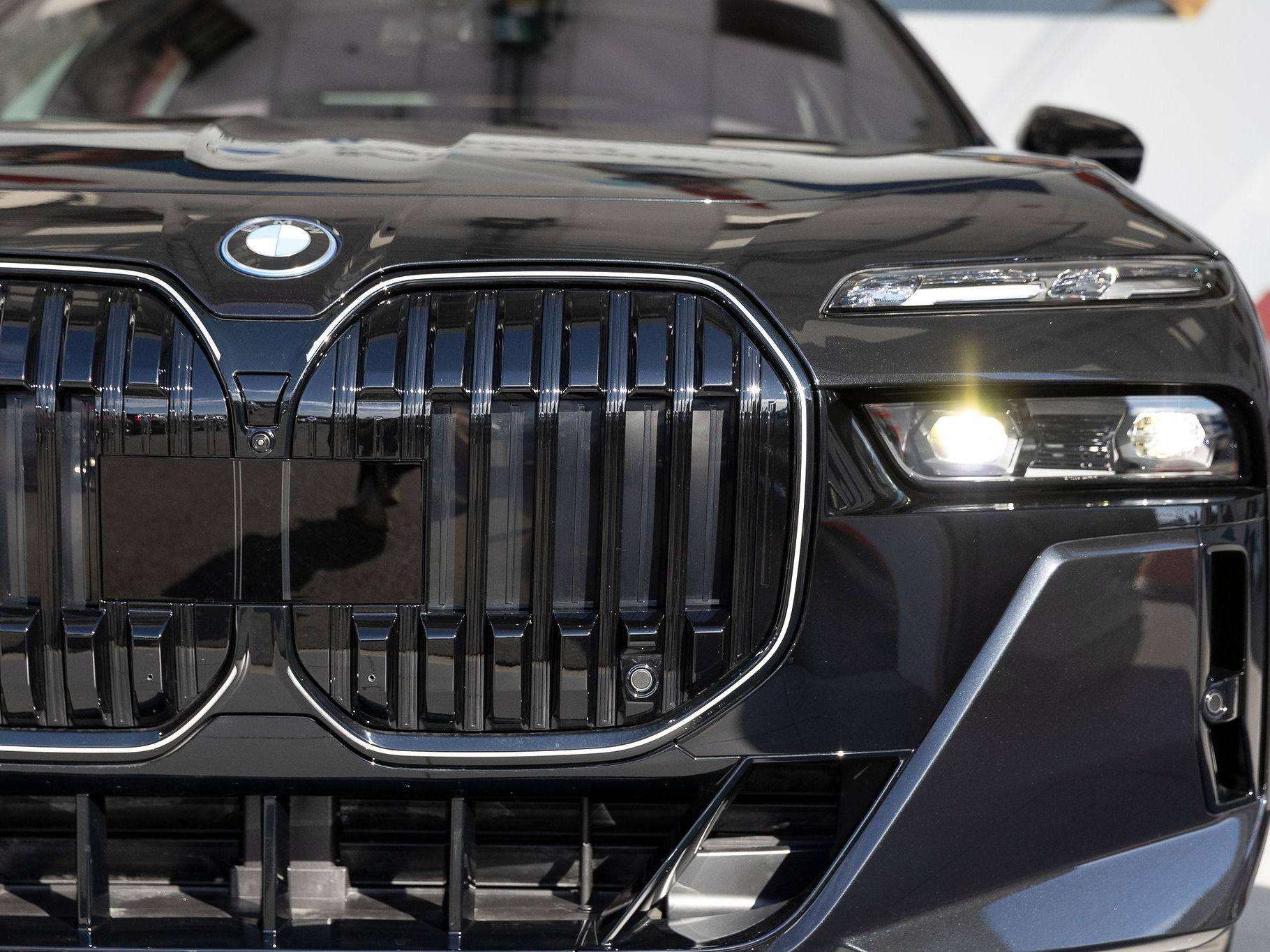2025 BMW i7
