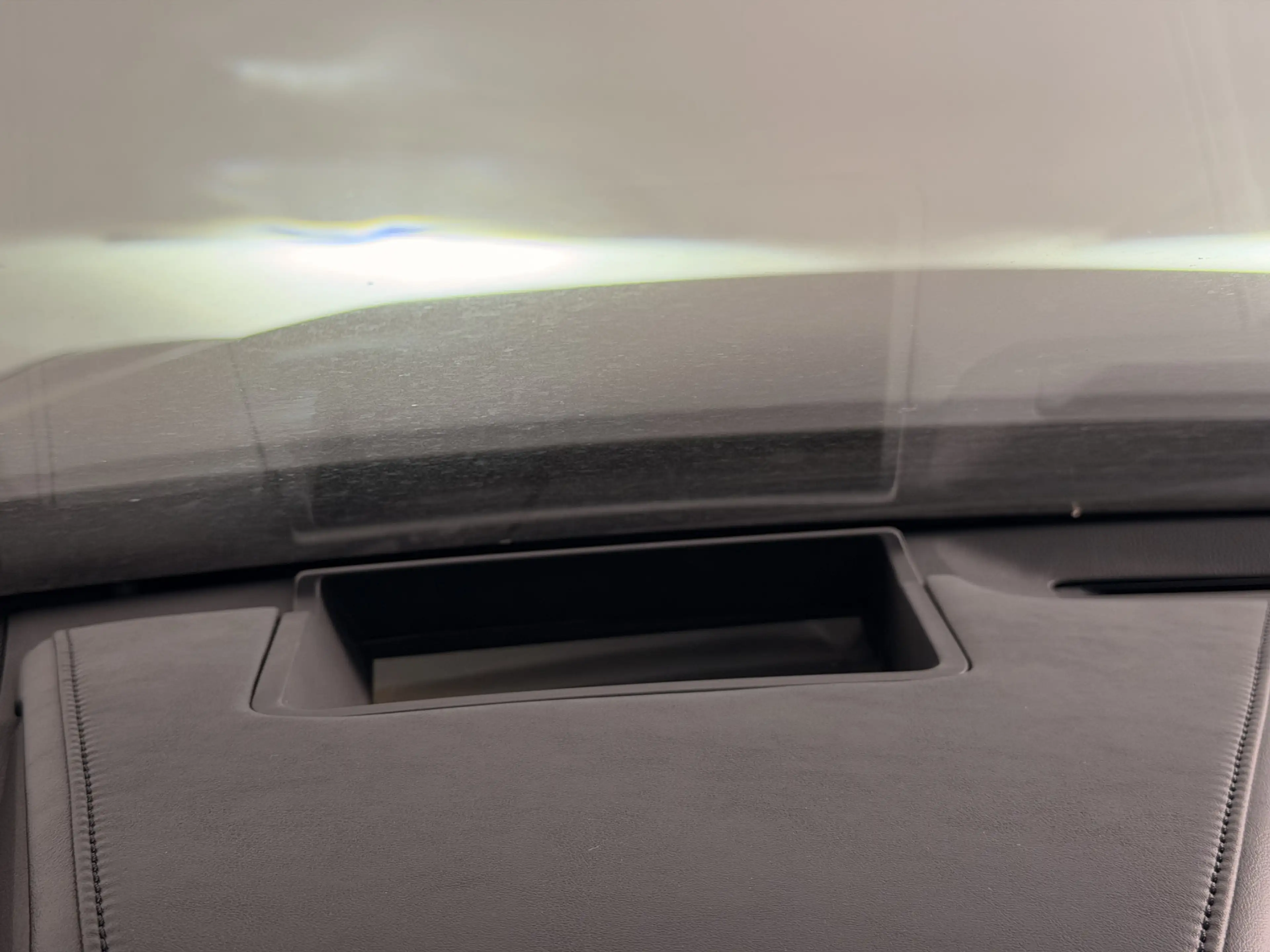 Lexus ES 300 300h President Line — photo 13