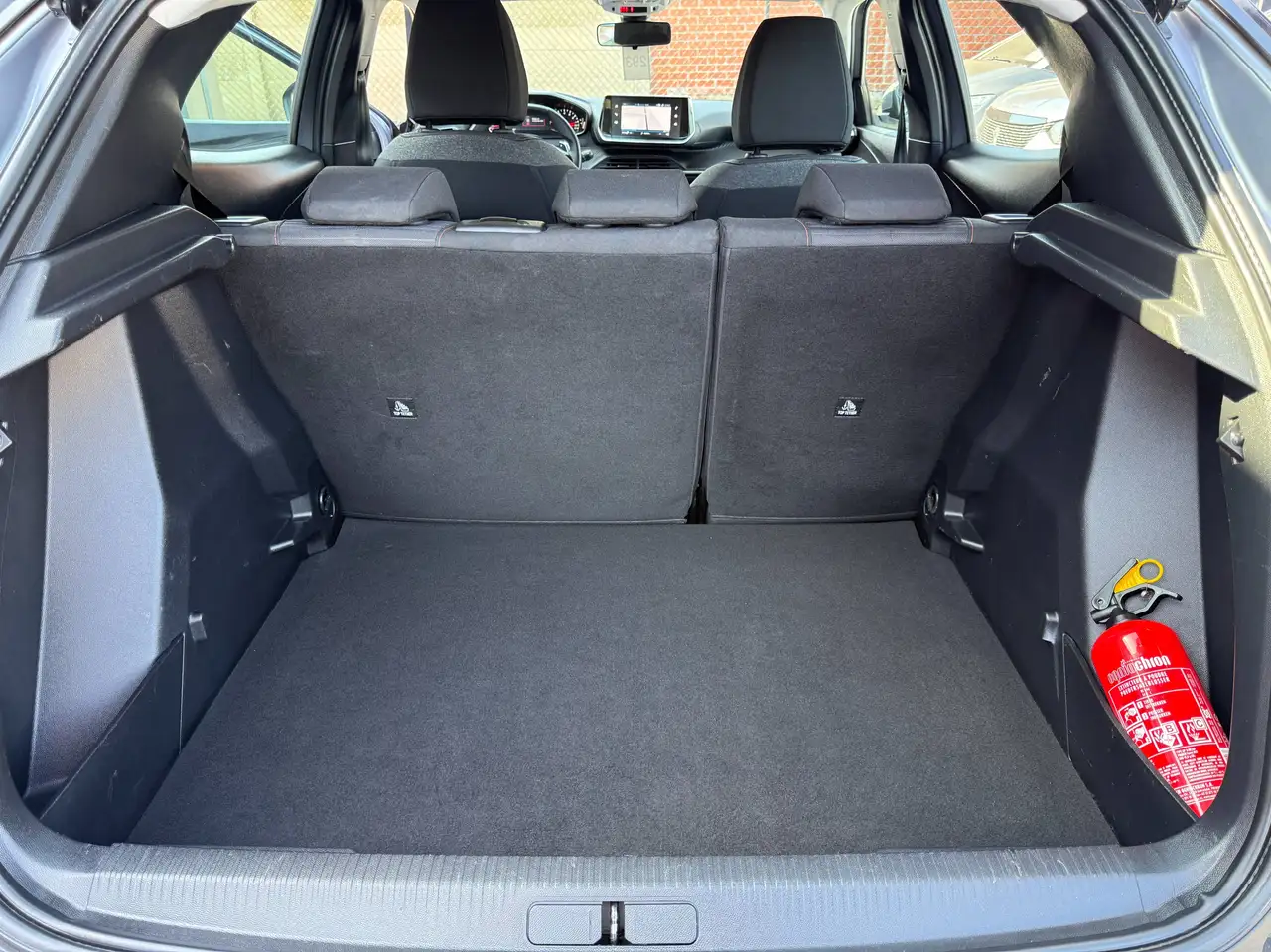 Peugeot 2008 1.2i 130PK AUTOMAAT FULL LED NAVIGATIE CARPLAY ALU, миниатюра 15