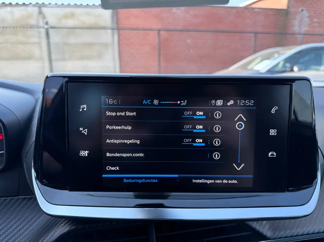 Peugeot 2008 1.2i 130PK AUTOMAAT FULL LED NAVIGATIE CARPLAY ALU, миниатюра 23