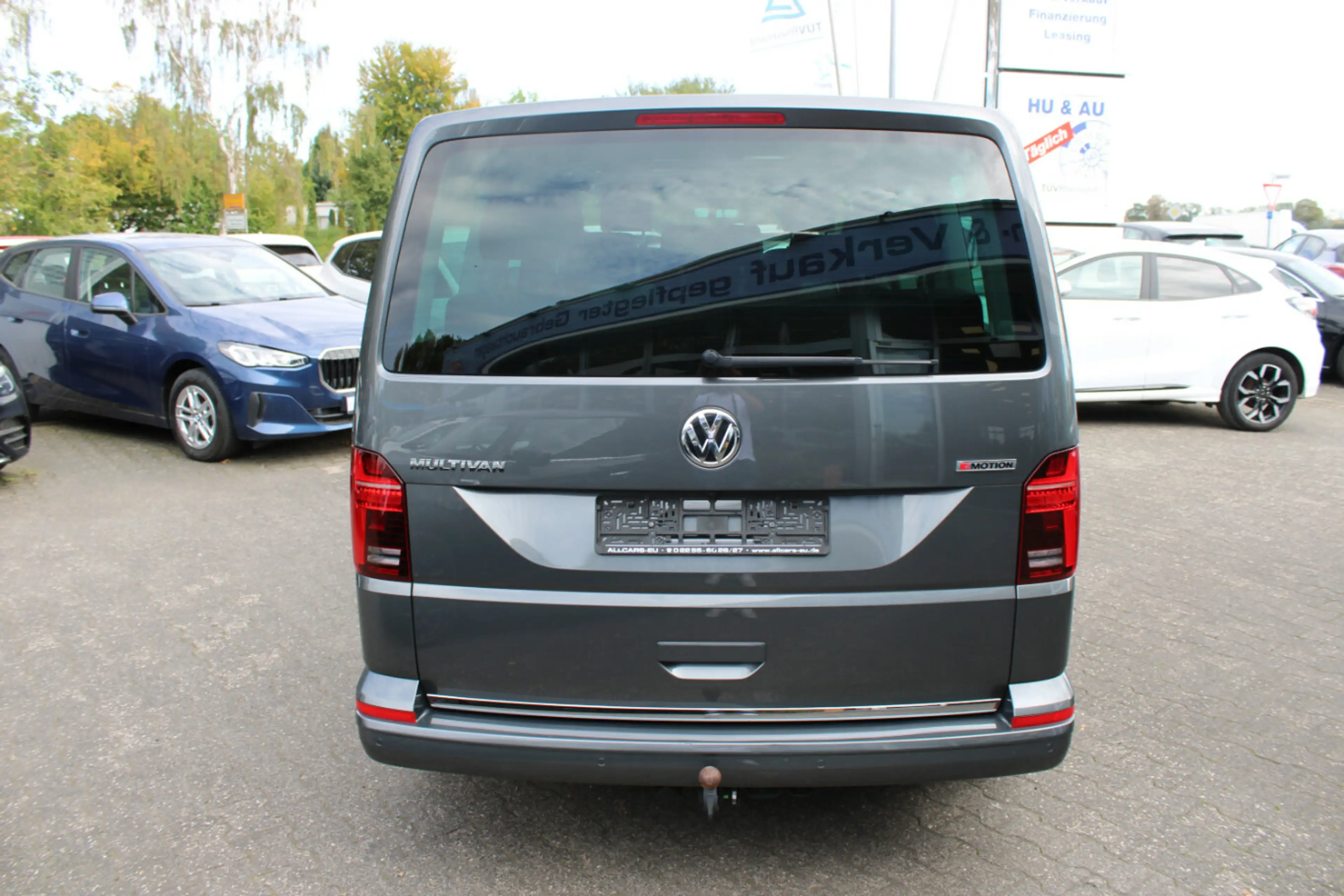 Volkswagen T6.1 Multivan DSG Kurz 4Motion Highline — photo 5
