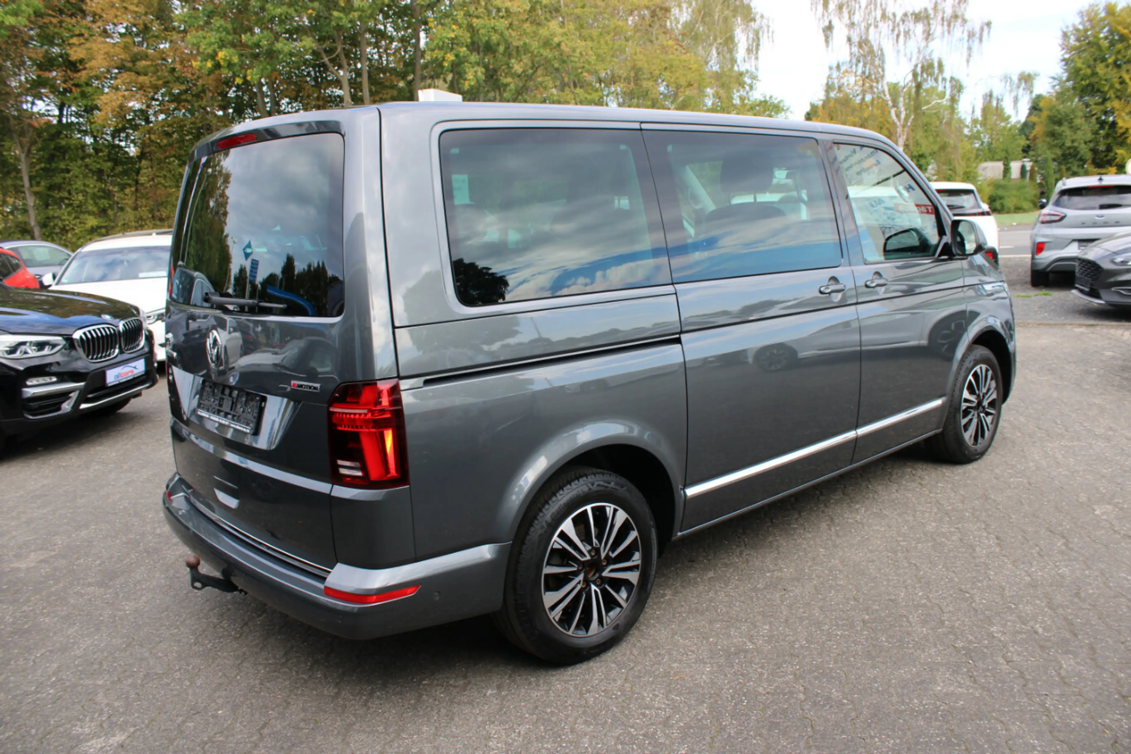 Volkswagen T6.1 Multivan DSG Kurz 4Motion Highline — photo 7