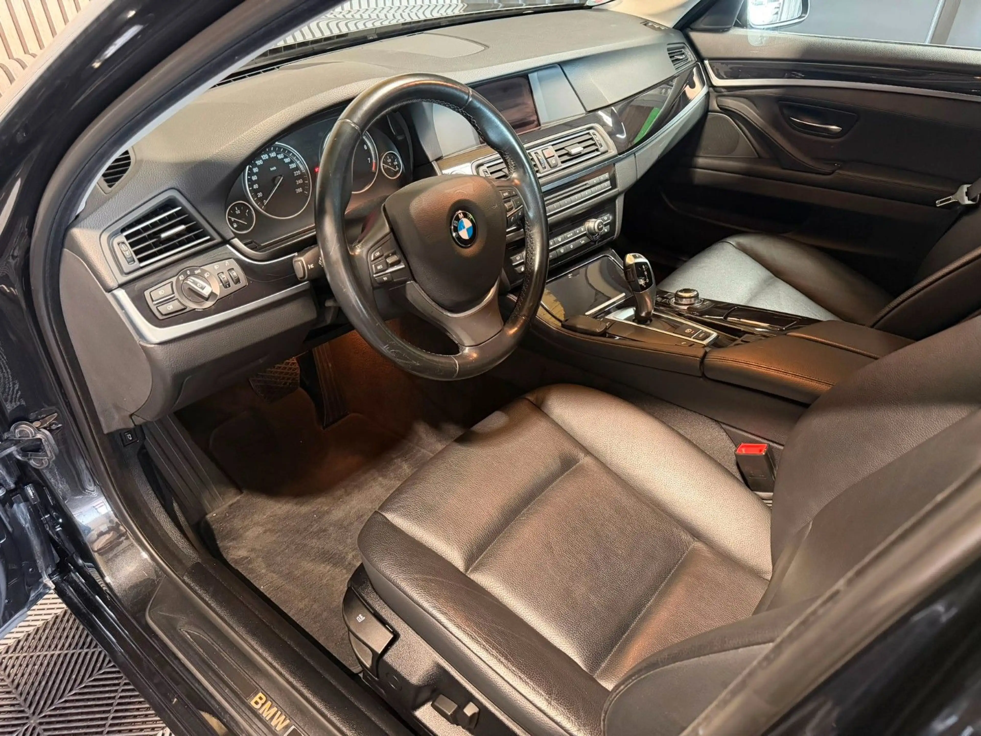 BMW 523 i Automatik Limousine Nur 70000KM — photo 5