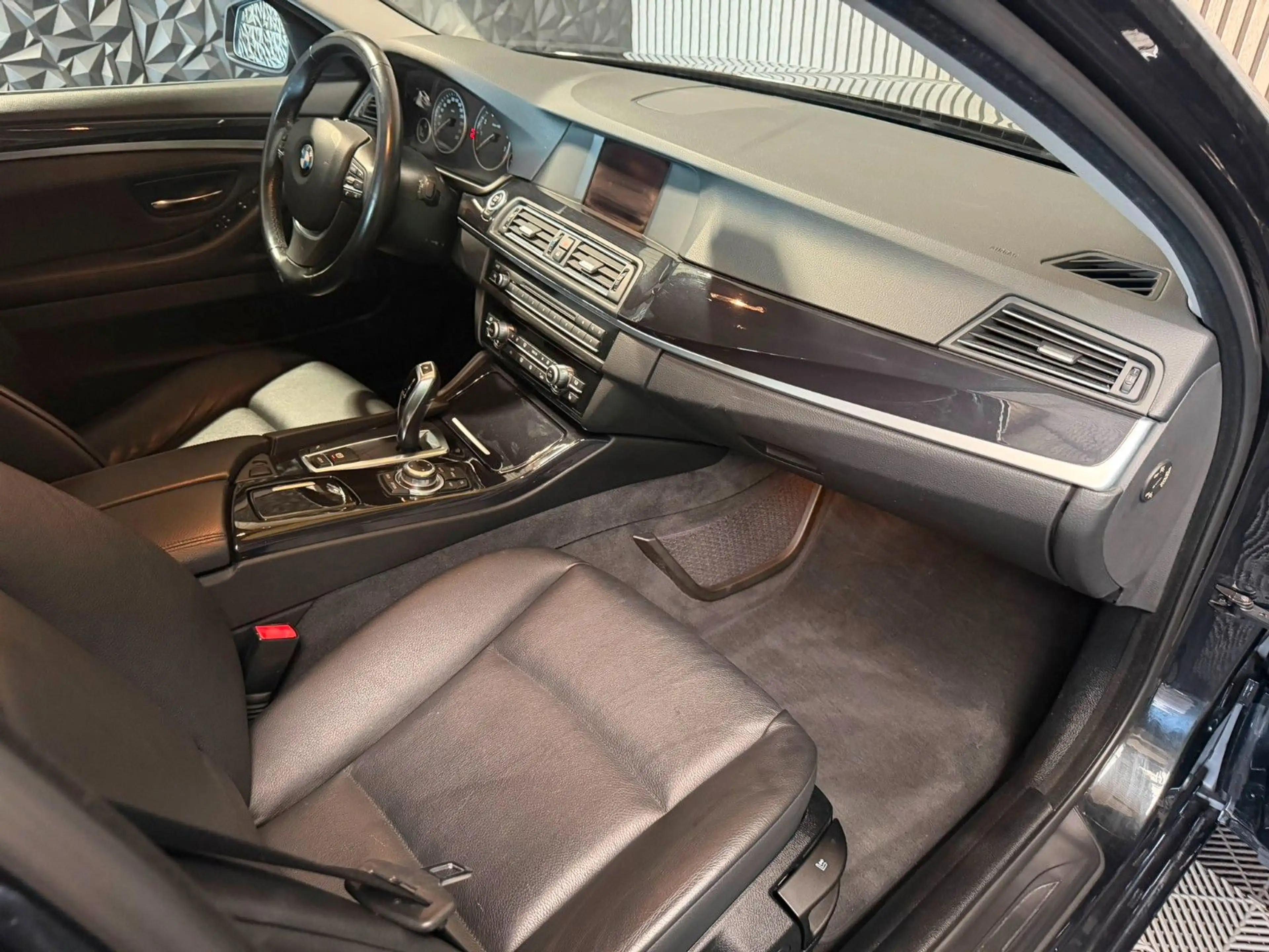 BMW 523 i Automatik Limousine Nur 70000KM — photo 11