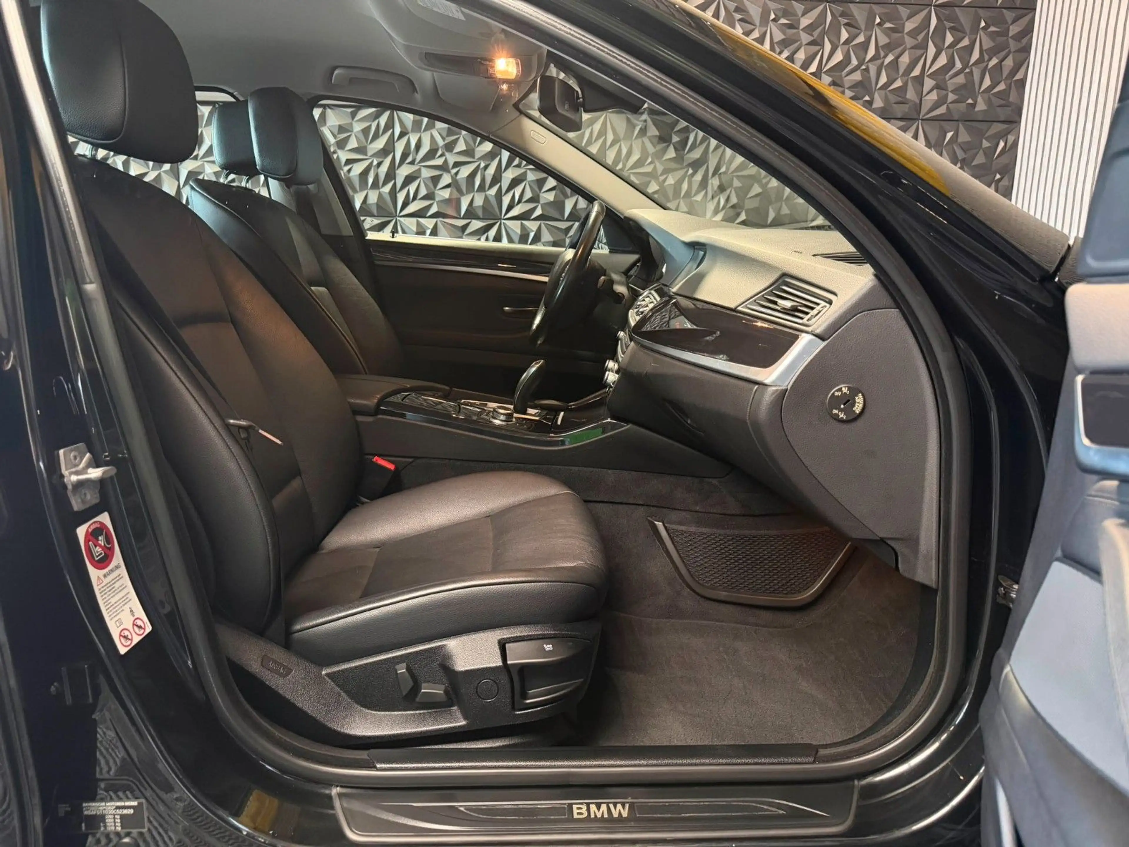 BMW 523 i Automatik Limousine Nur 70000KM — photo 12