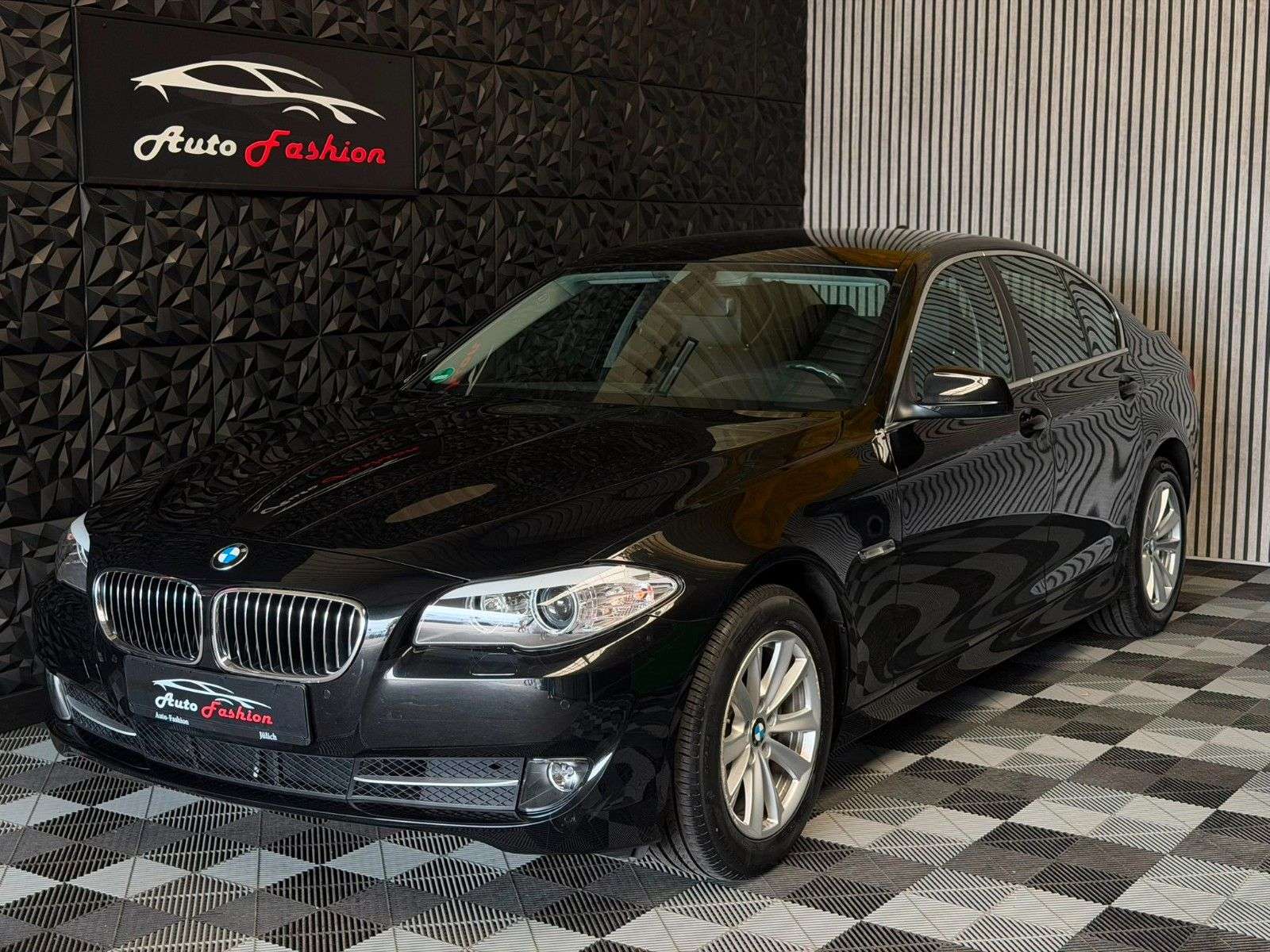 BMW 523