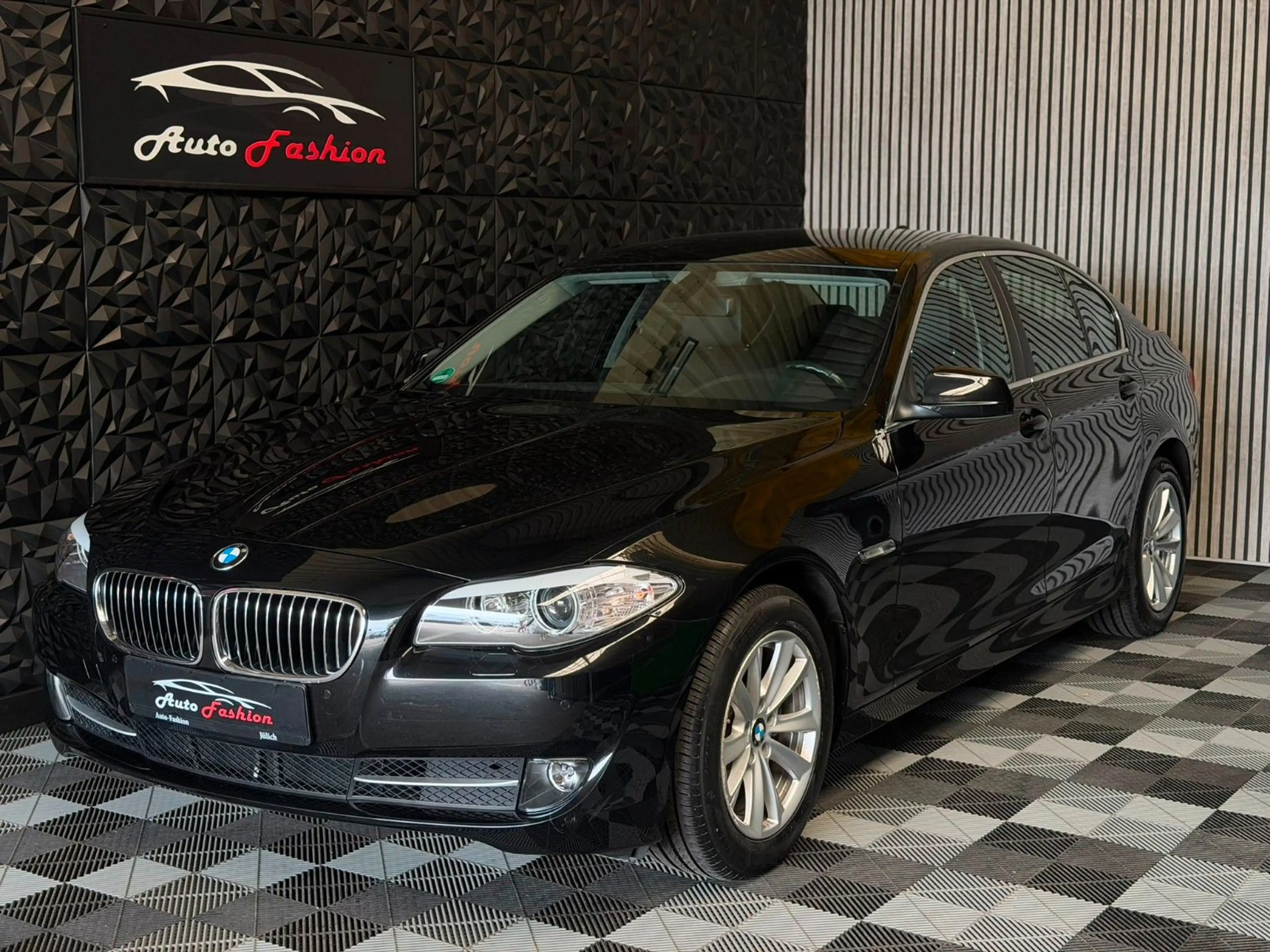 BMW 523 i Automatik Limousine Nur 70000KM